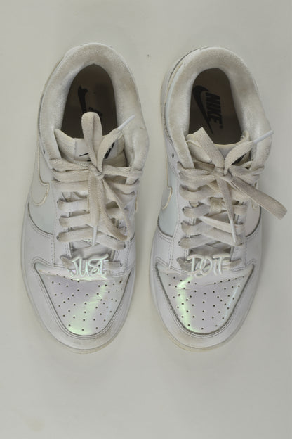 Nike Size US 6 Shoes