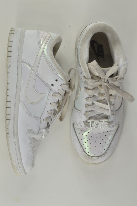 Nike Size US 6 Shoes