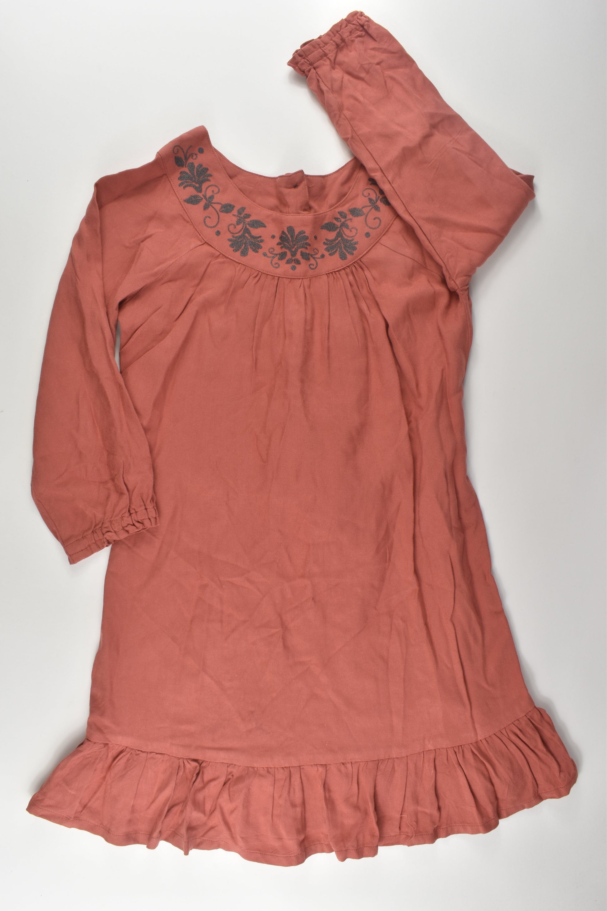 Tilii Size 9 Embroidery Viscose Dress