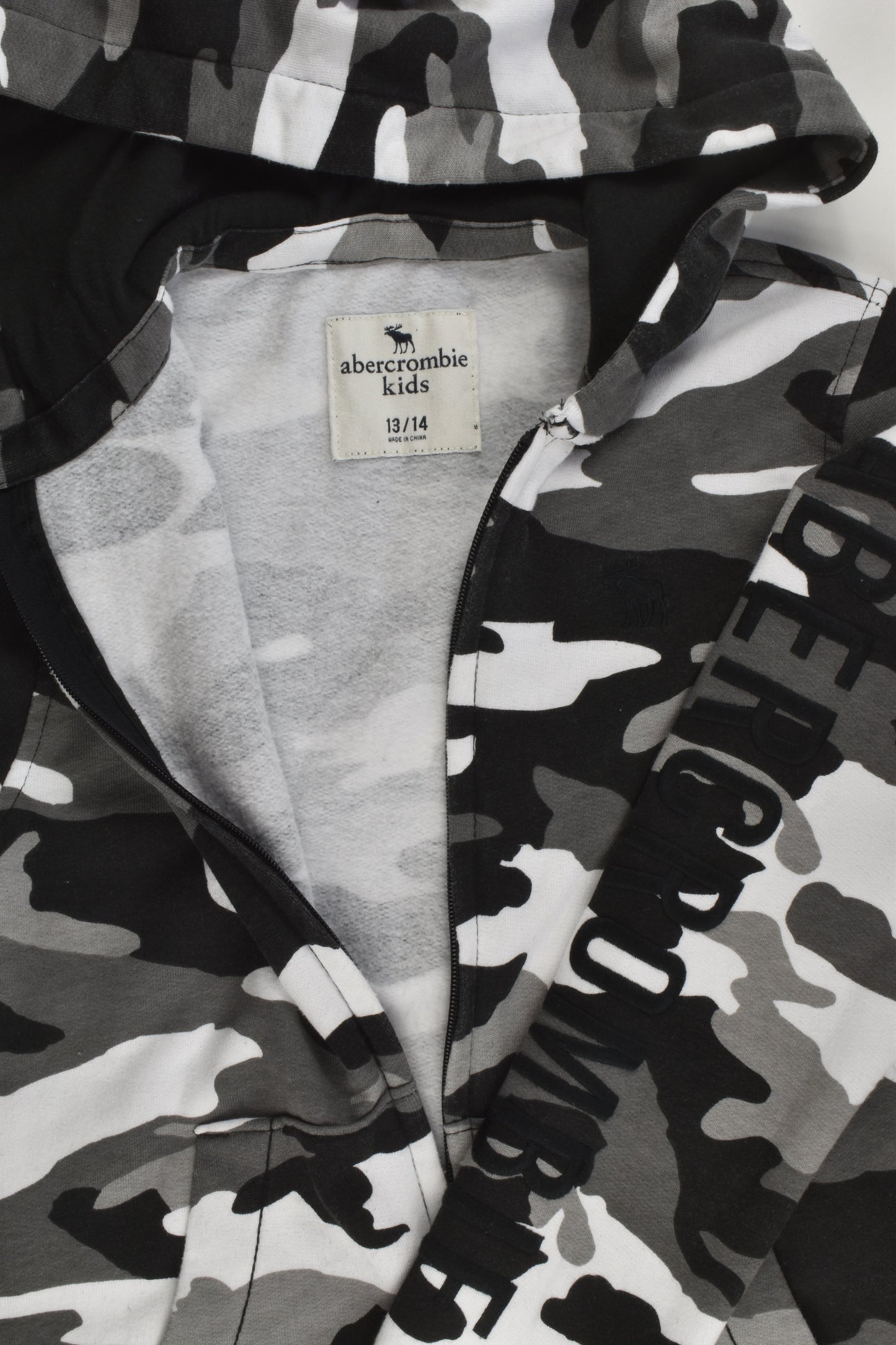 Abercrombie Kids Size 13-14 Camouflage Zip Jumper