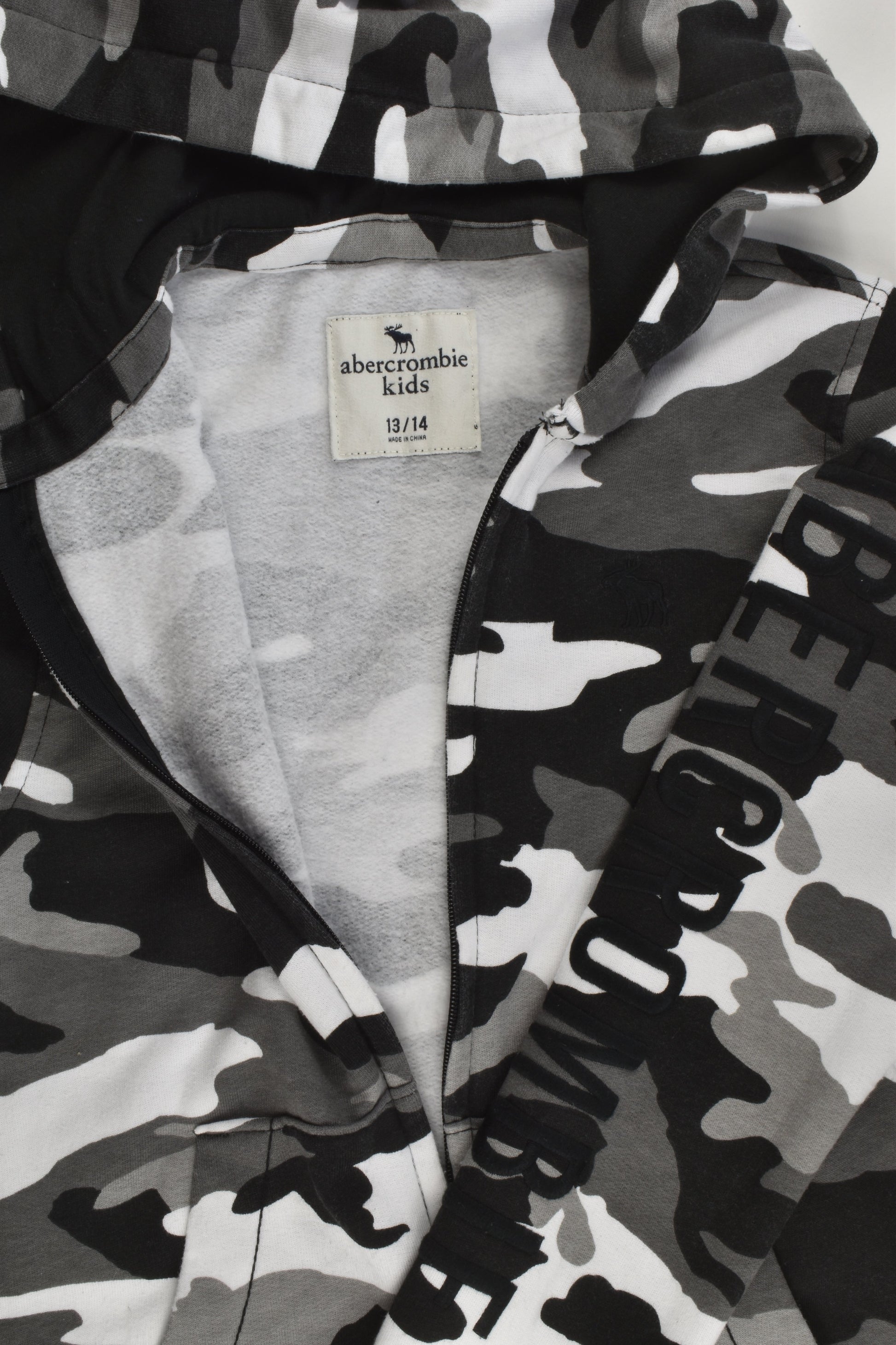Abercrombie Kids Size 13-14 Camouflage Zip Jumper