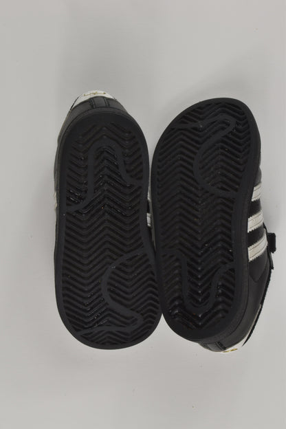 Adidas Superstar Size UK 9 Black Shoes