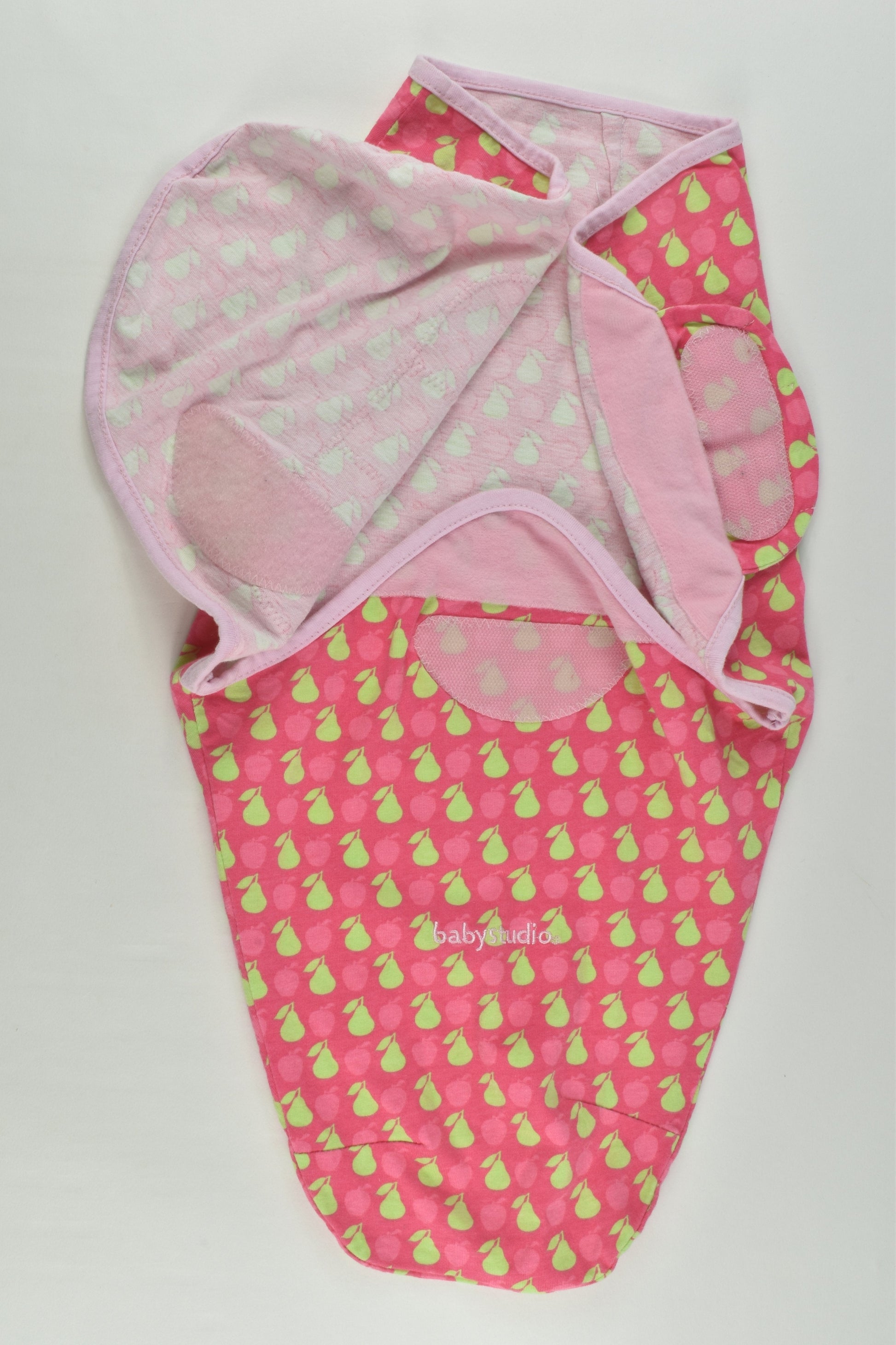 Baby Studio Size S (0-3 months) Pears Swaddle Wrap