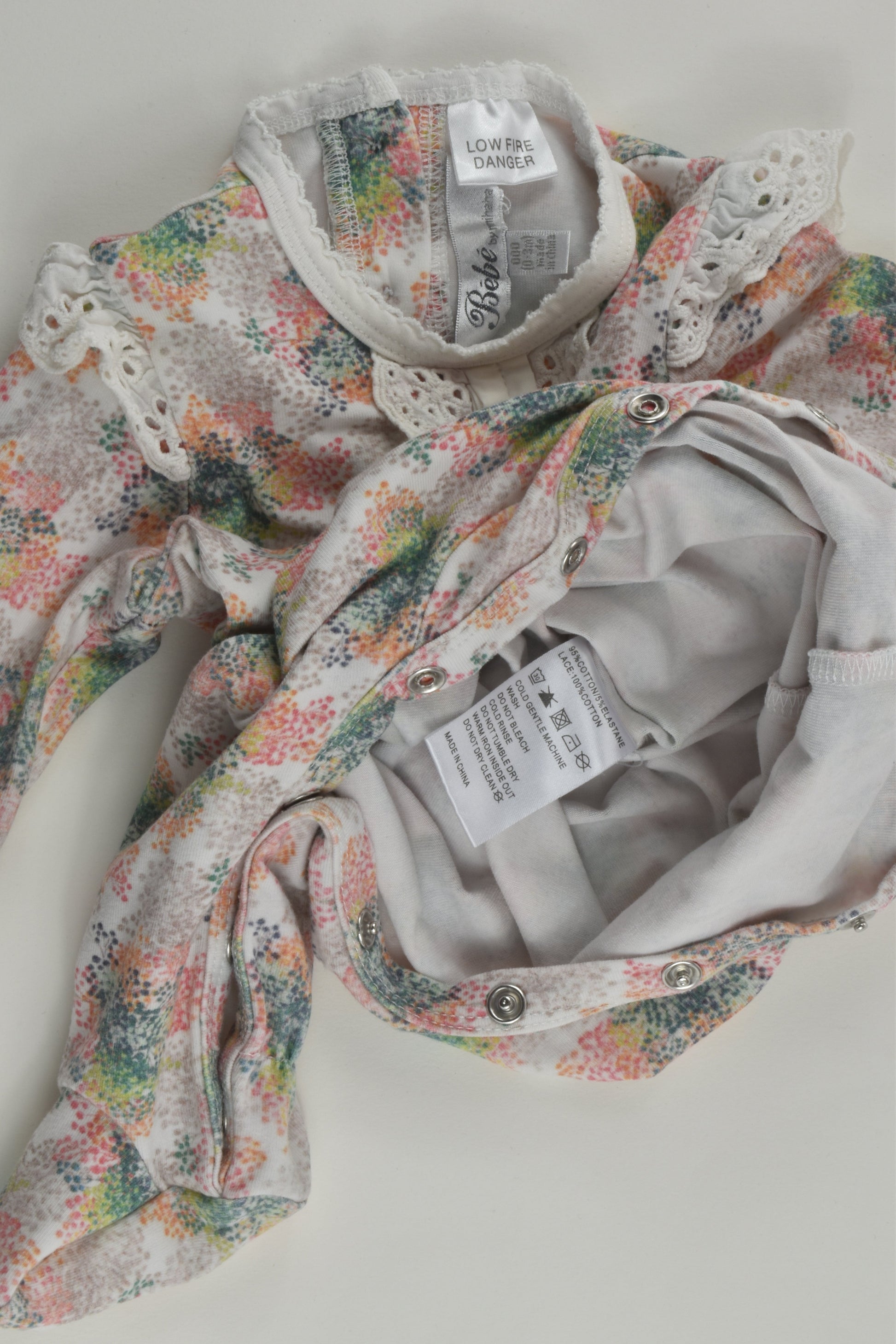 Bébé by Minihaha Size 000 Footed Romper