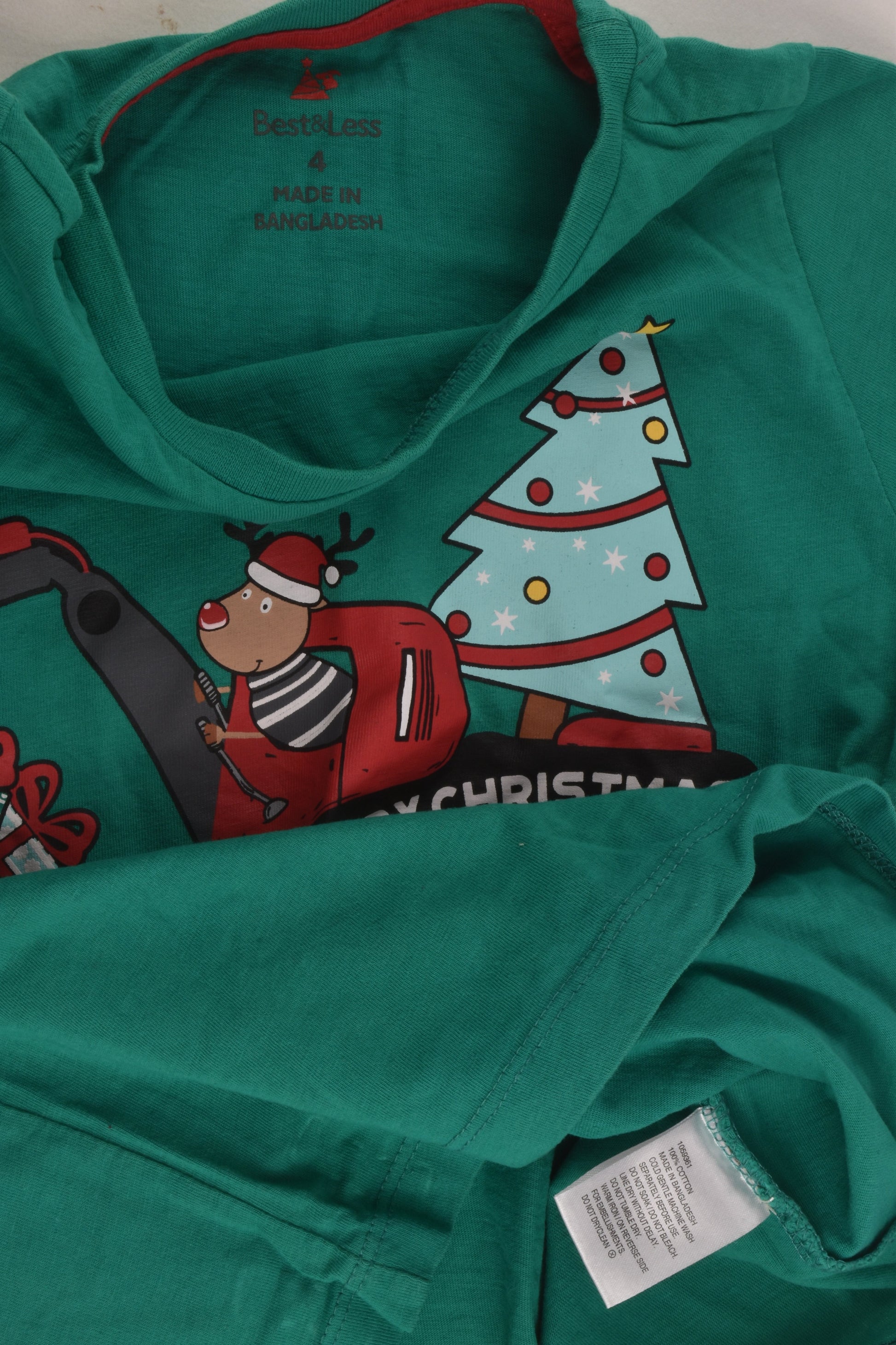Best & Less Size 4 Christmas T-shirt