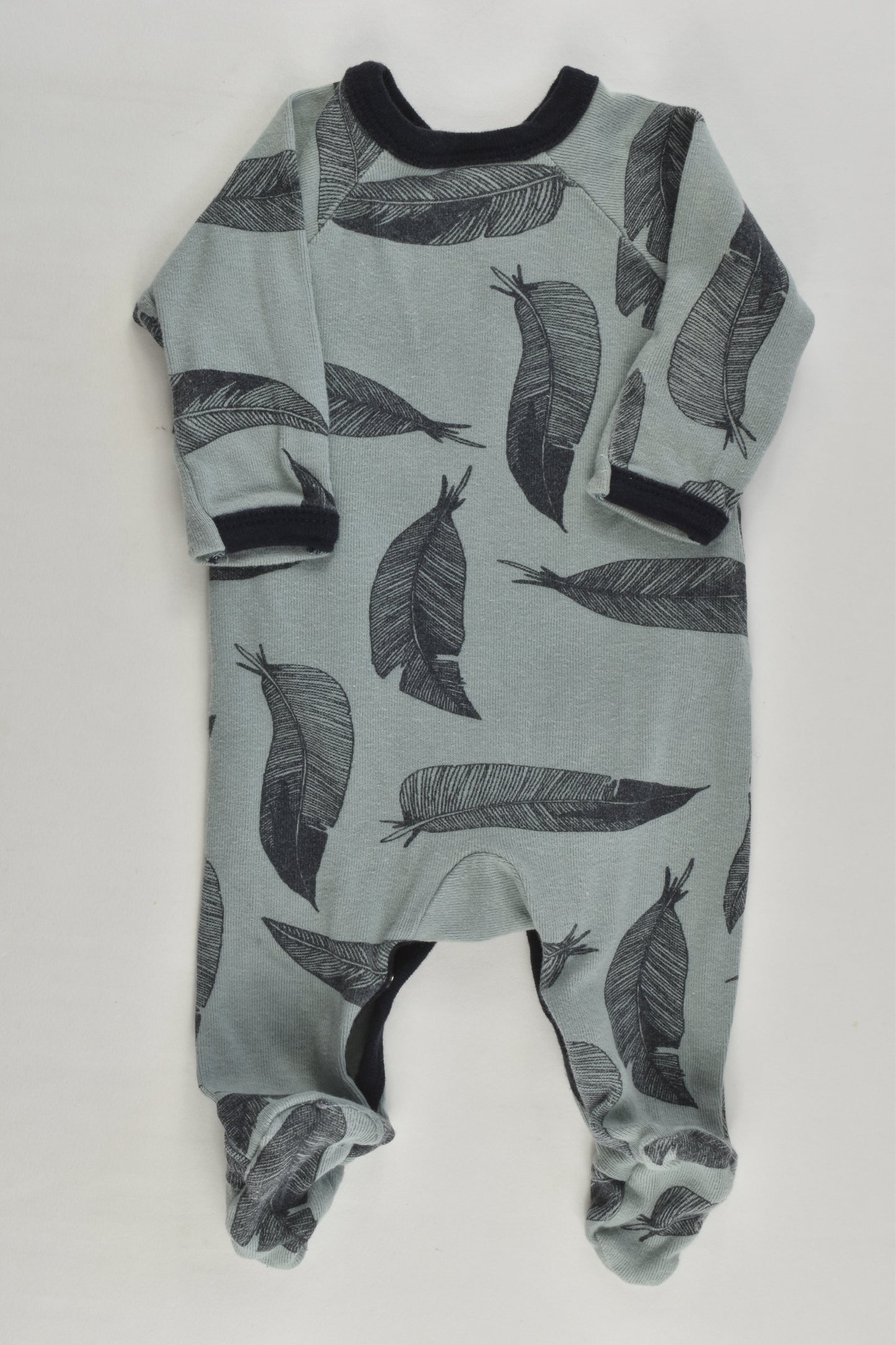 Bonds Size 0000 Feathers Wrap Footed Romper