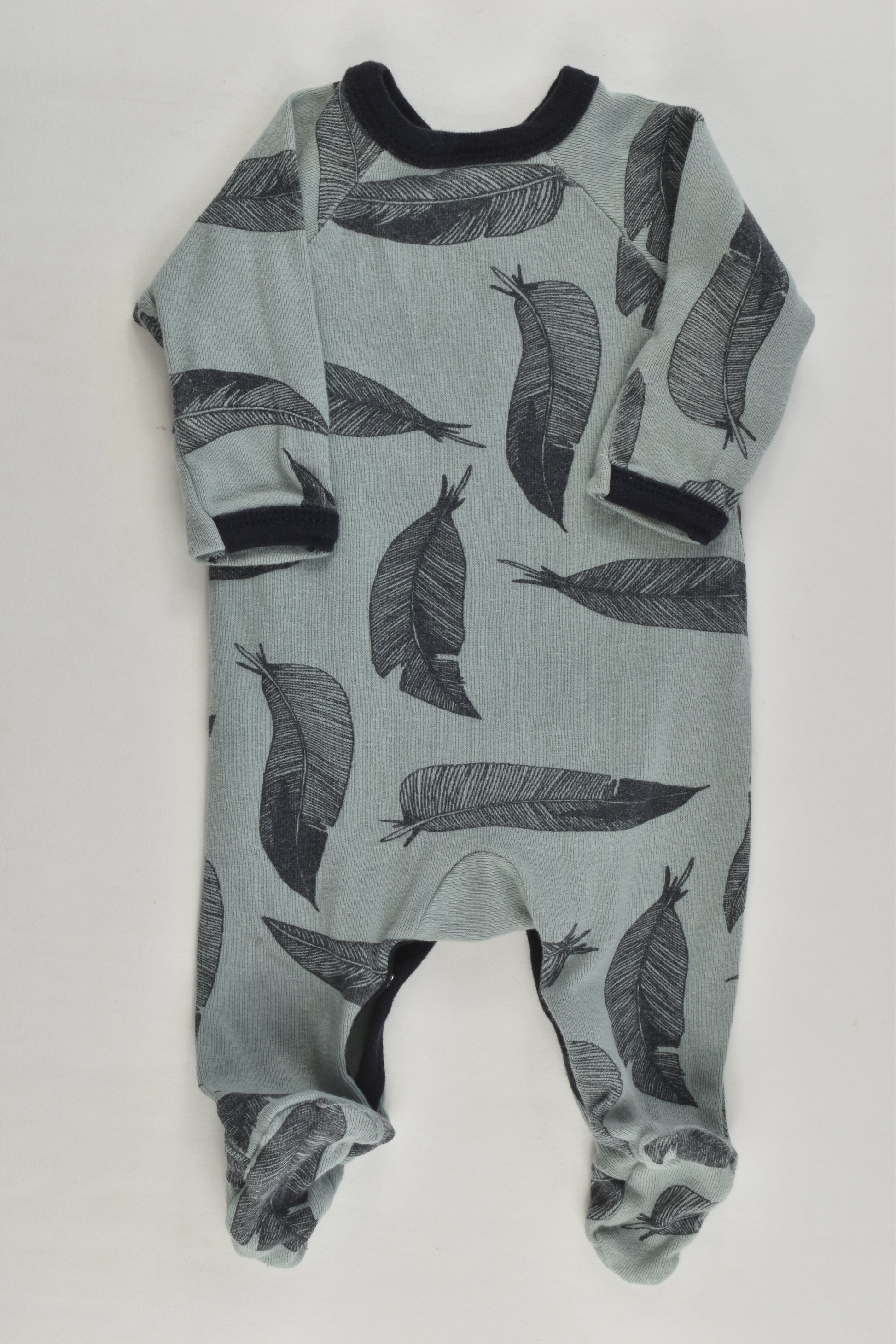 Bonds Size 0000 Feathers Wrap Footed Romper