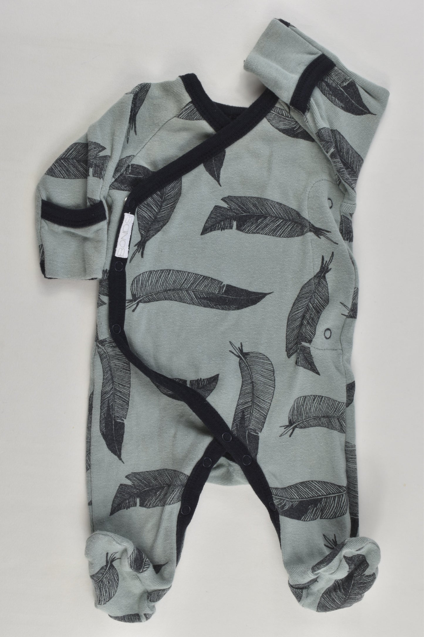 Bonds Size 0000 Feathers Wrap Footed Romper