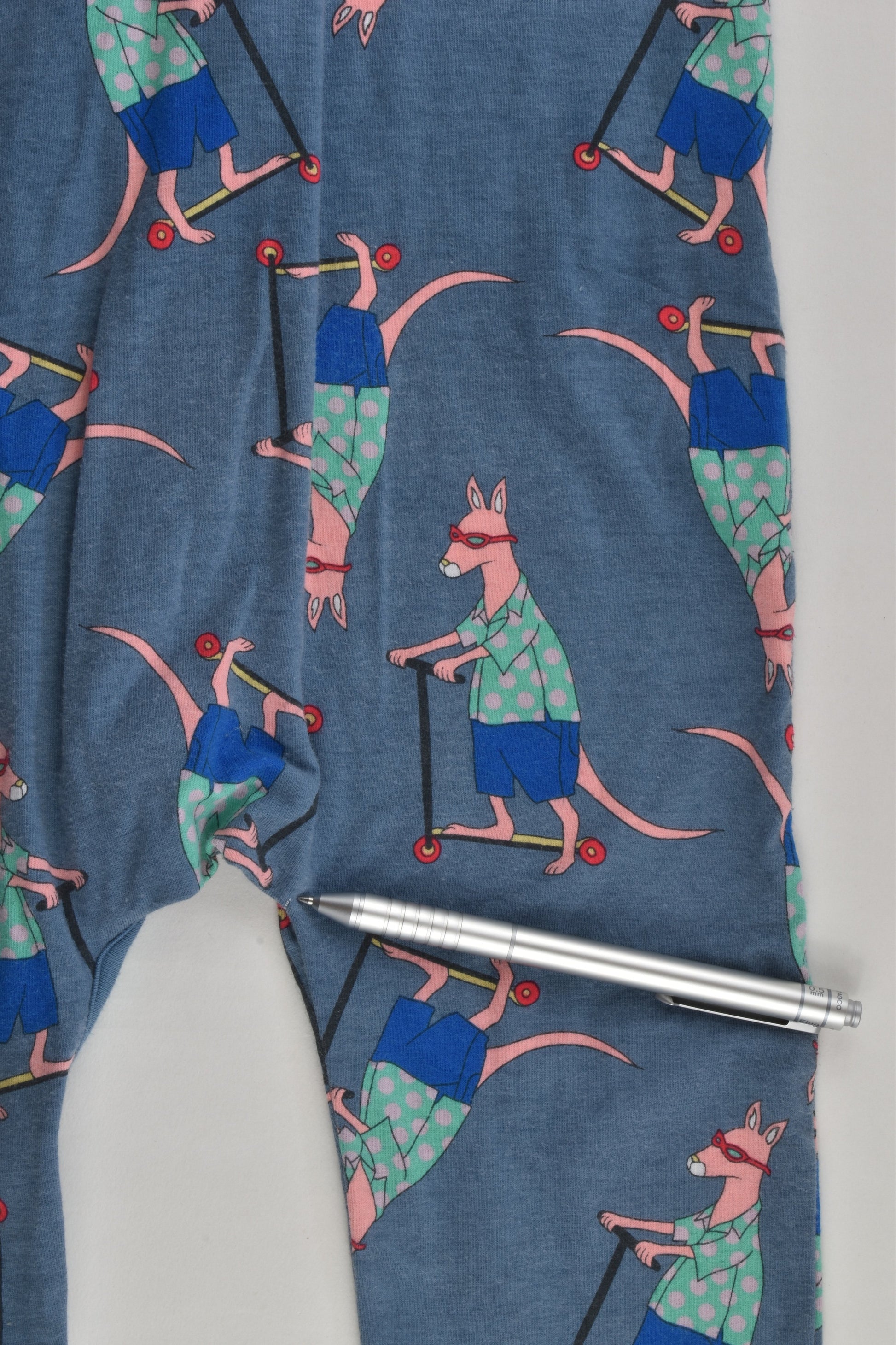Bonds Size 2 Scootering Kangaroo Wondersuit