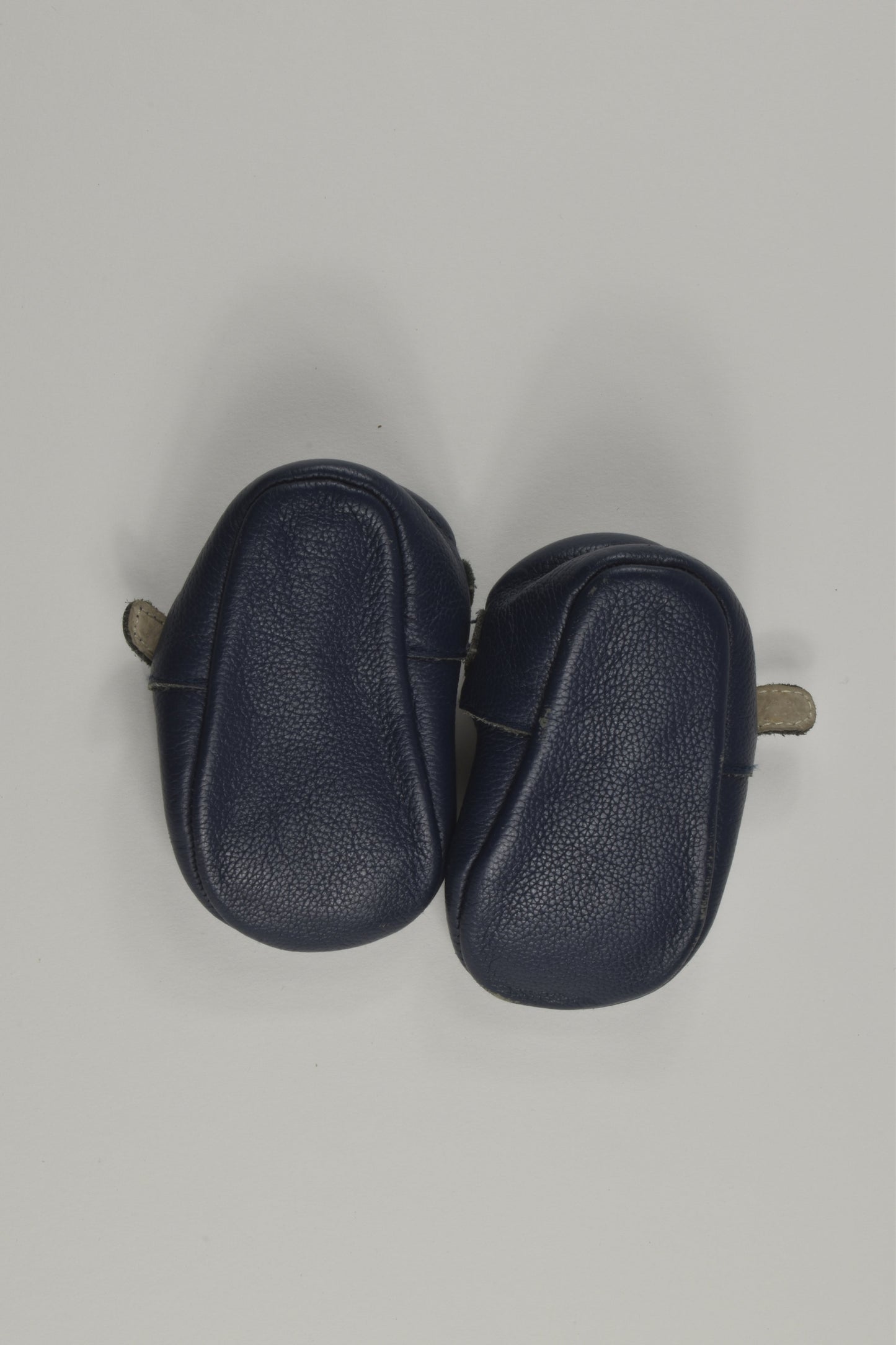 Brand Unknown Size 3 Leather Slippers