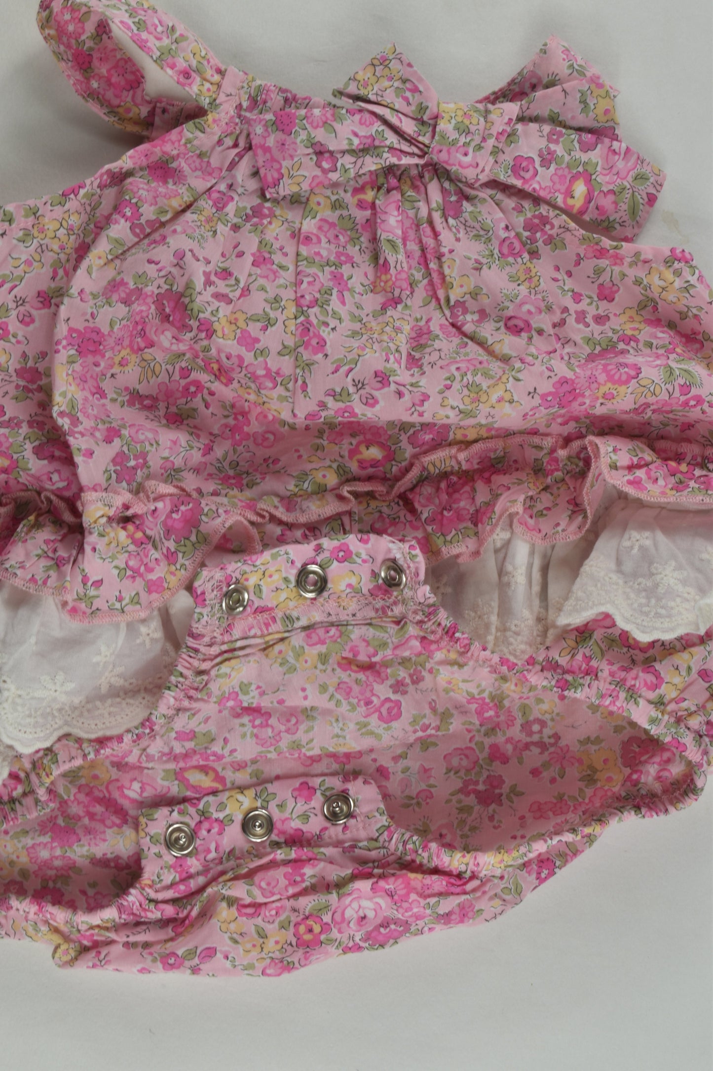 Brand Unknown Size approx 000 Floral Bubble Romper