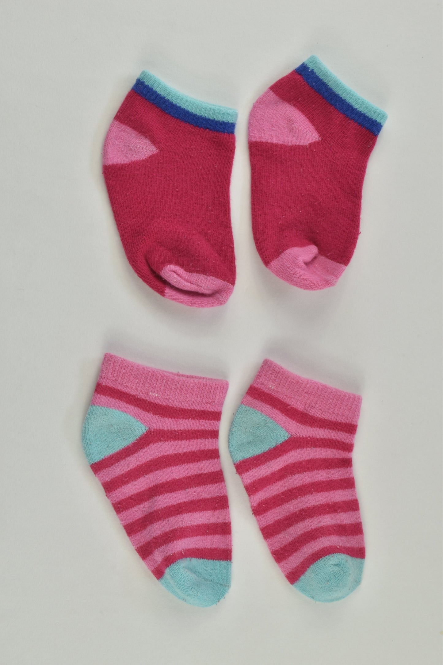 Brand Unknown Size approx 1 Socks