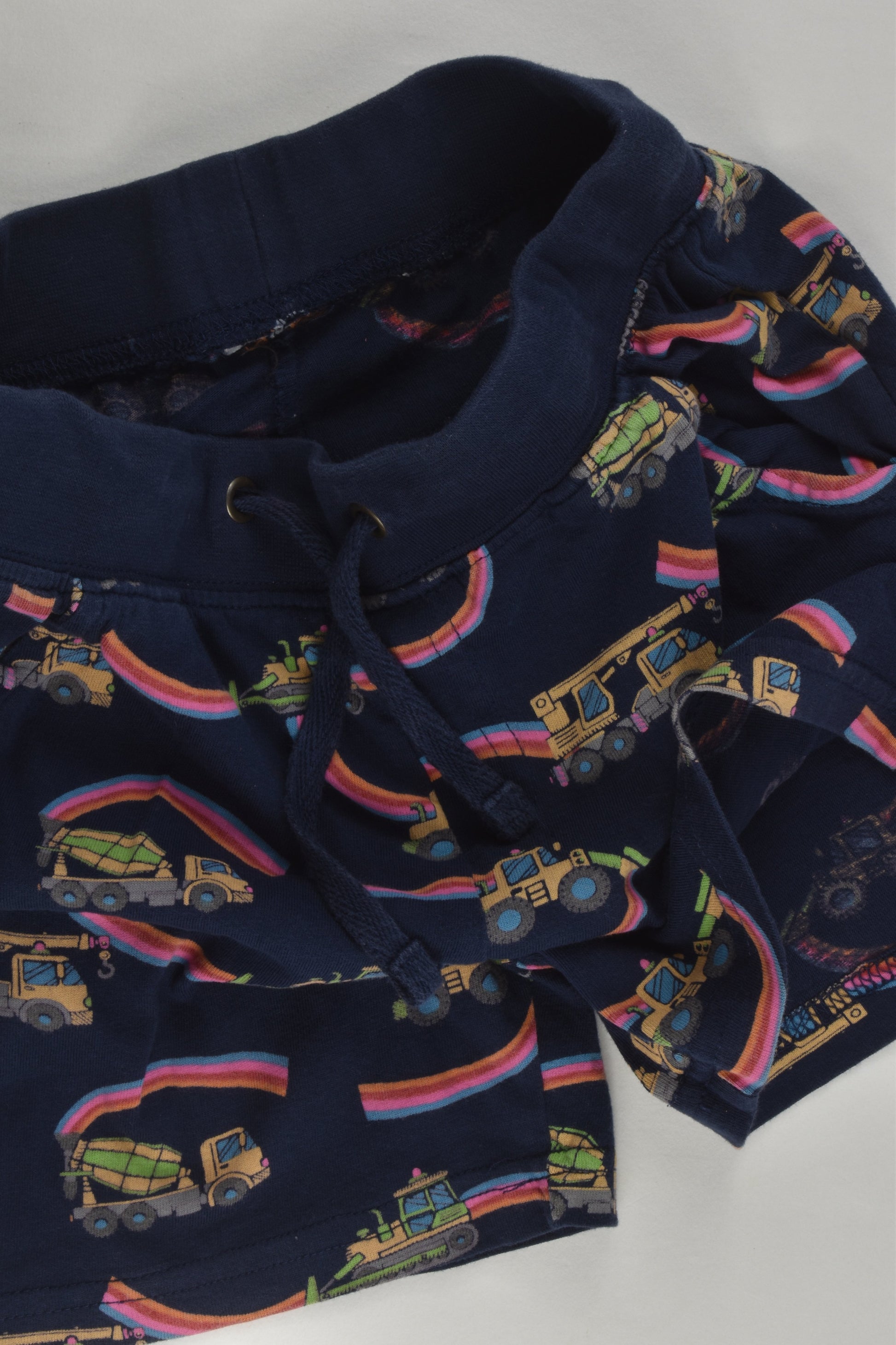 Brand Unknown Size approx 2 Rainbows and Vehicles Shorts