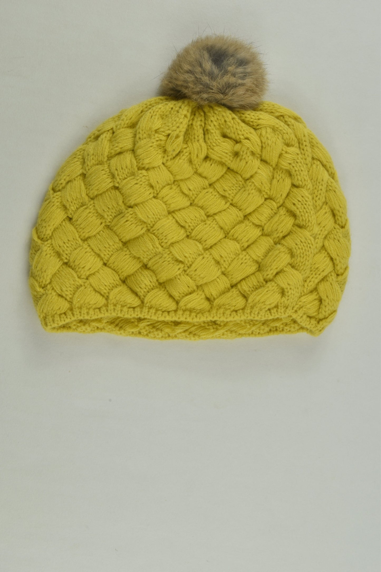 Brand Unknown Size approx 3-6 Knit Beanie