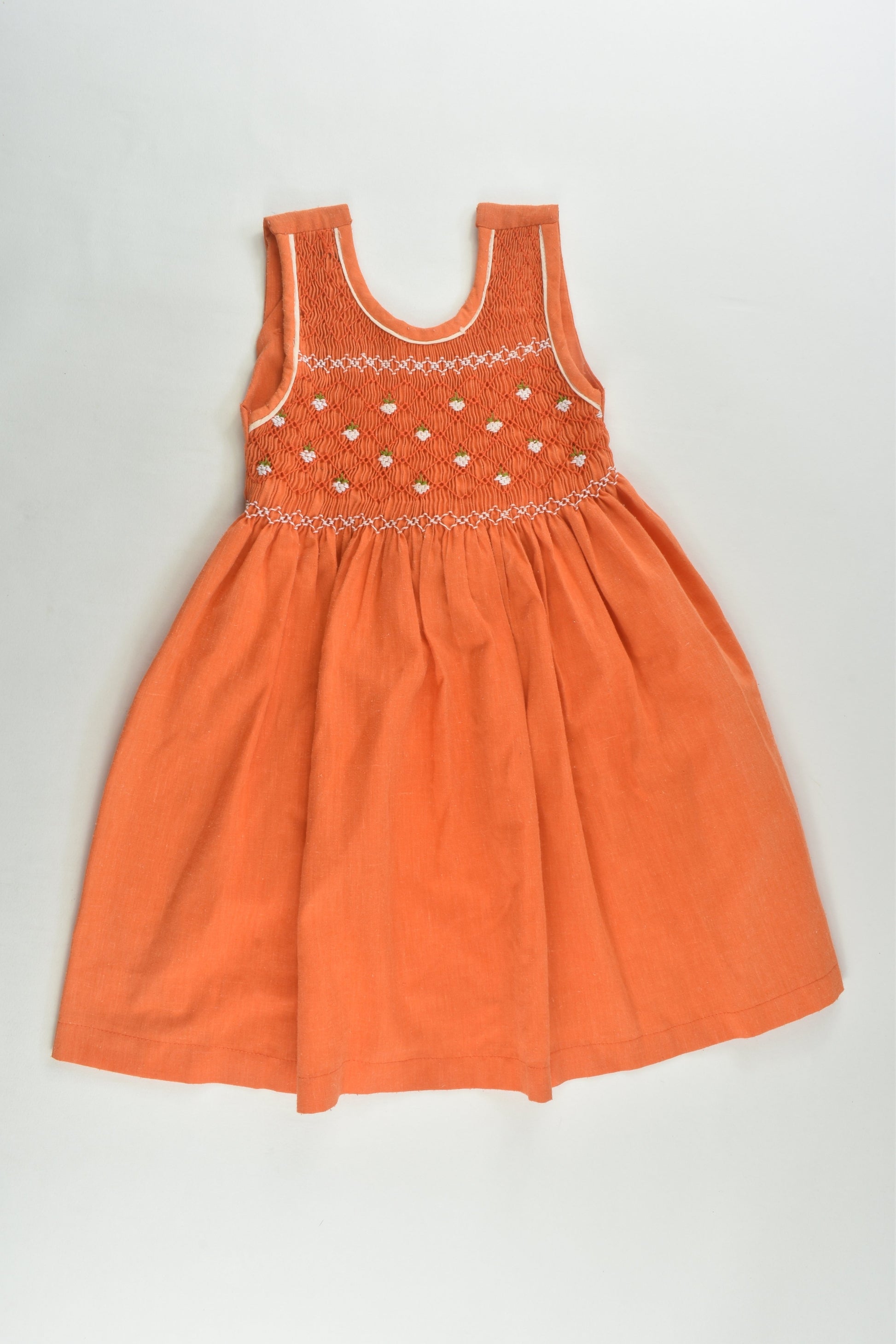 Brodé Main Madagascar Size 2 Smocked Dress