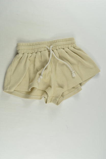 By Billie Size 4 Shorts