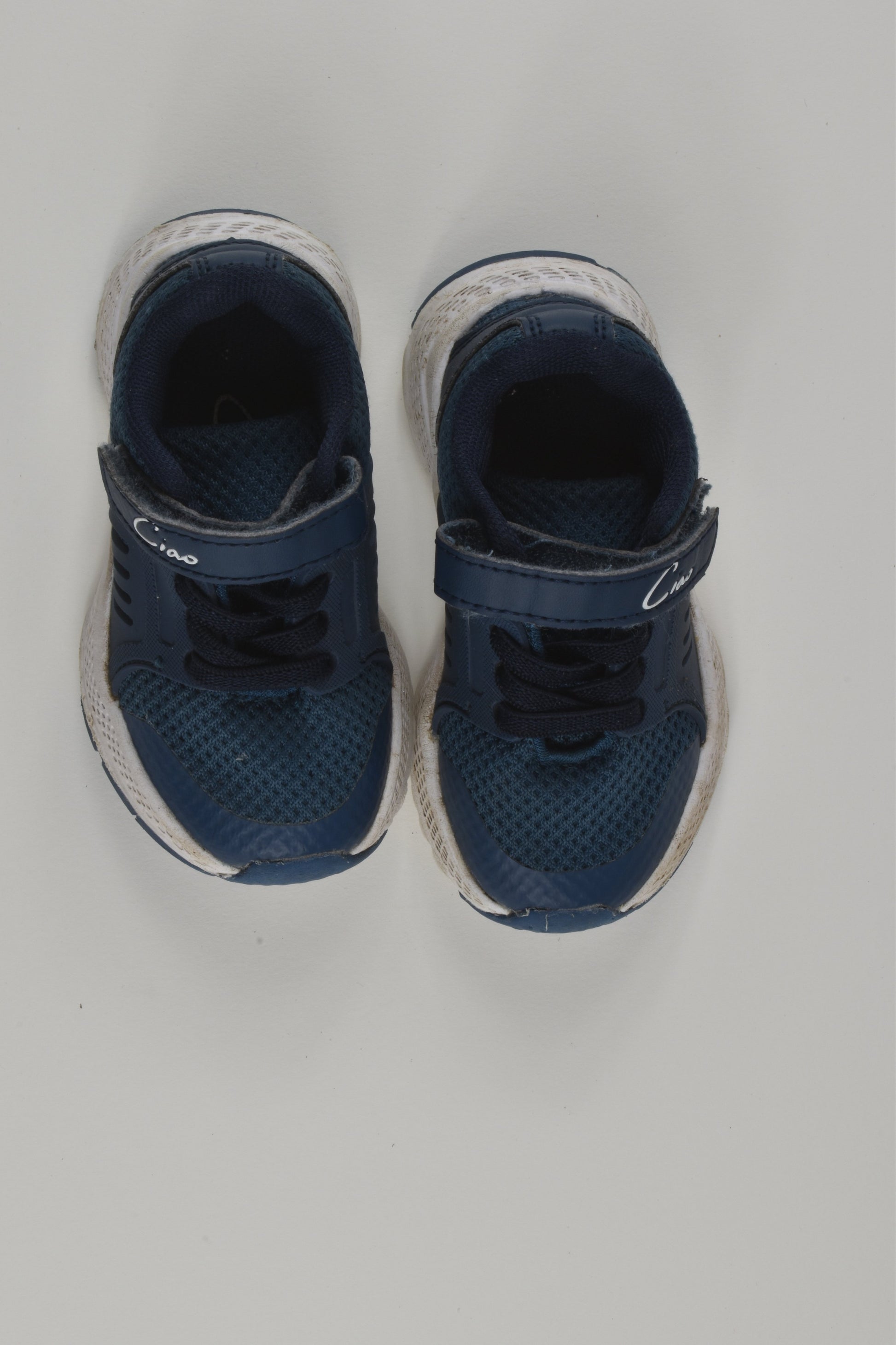 Ciao Size US 6 Sneakers