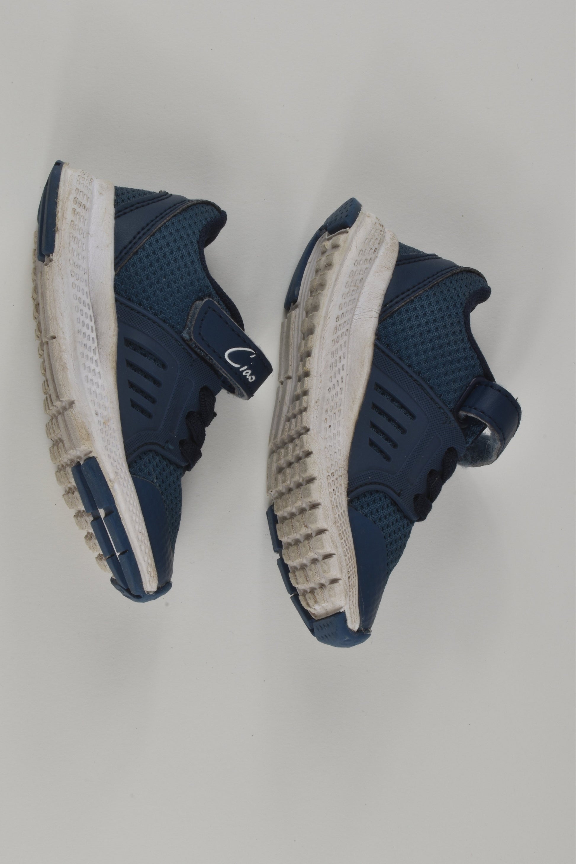 Ciao Size US 6 Sneakers