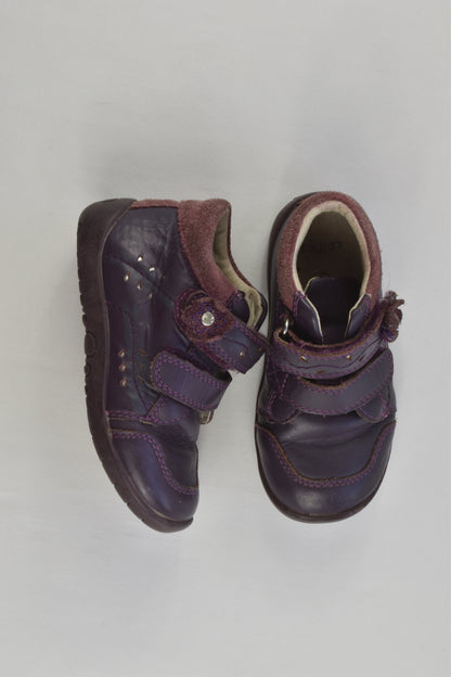 Clarks Premium Size 6 Leather Shoes