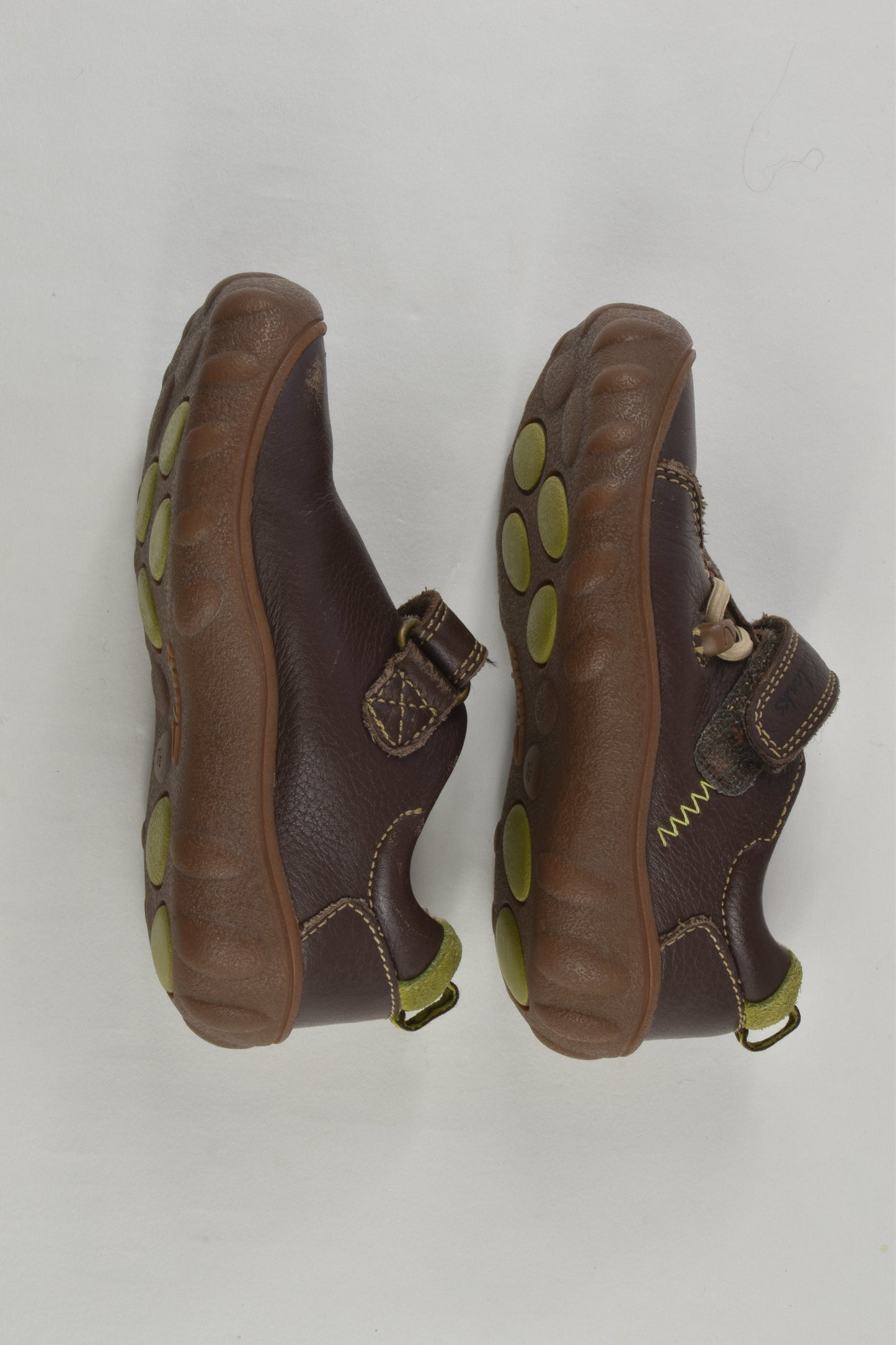 Clarks Size 7.5 Shoes