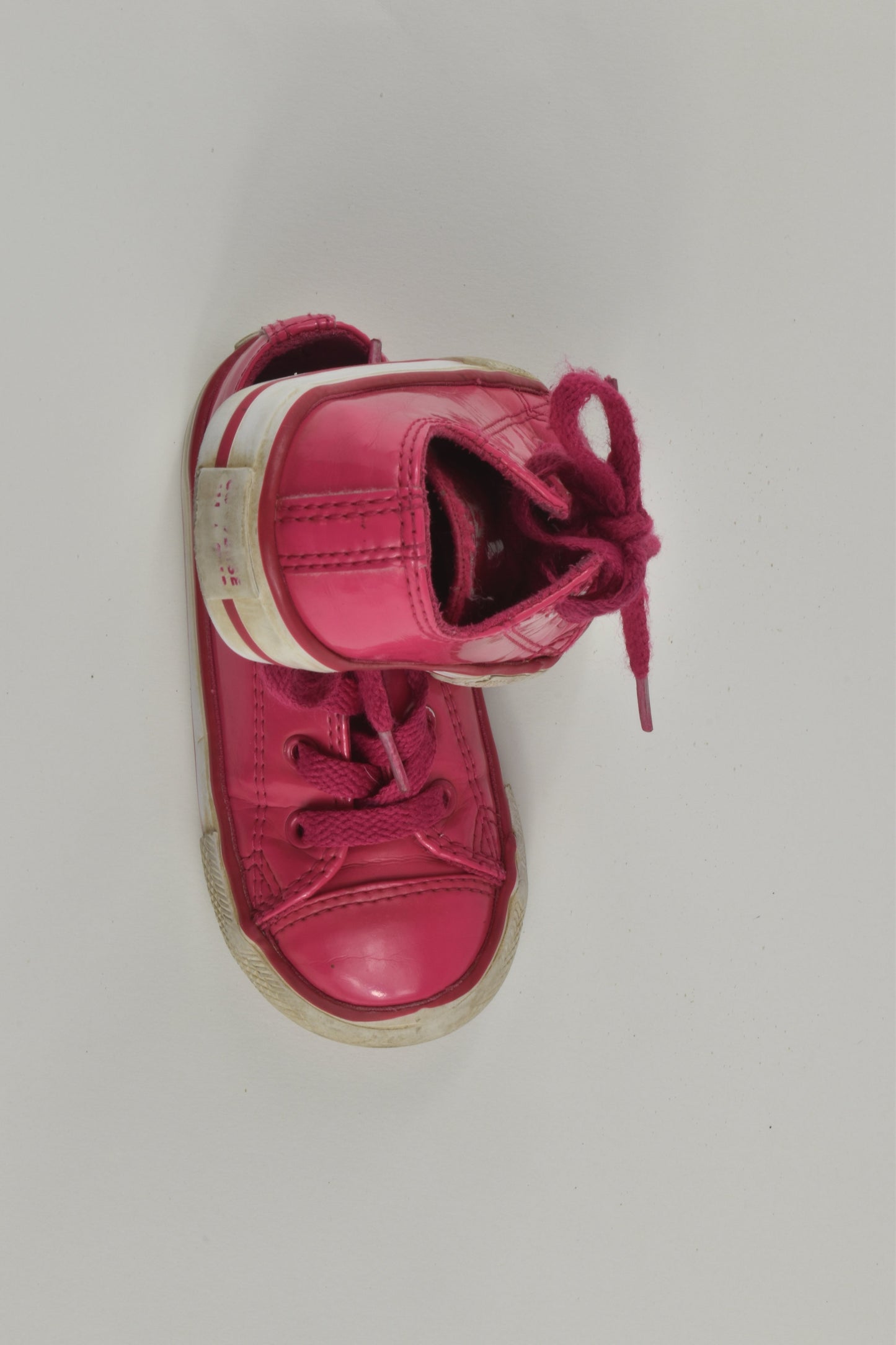 Converse Size 7 Shoes