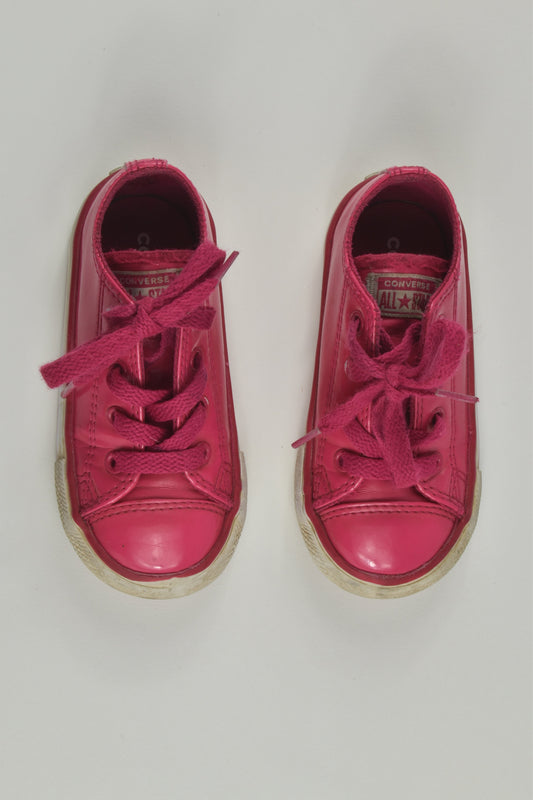 Converse Size 7 Shoes