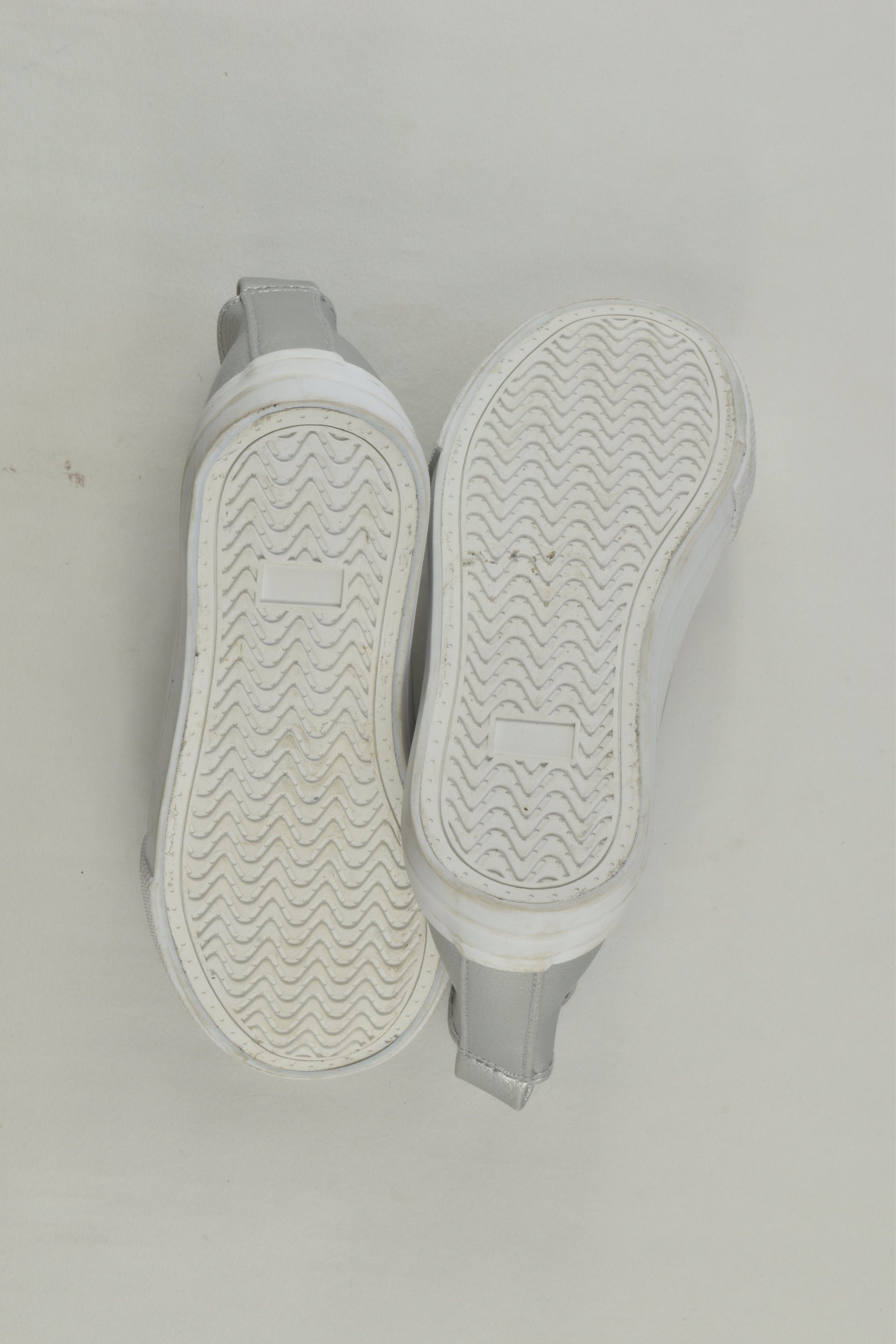 Cotton On Kids Size 8 Silver Shoes