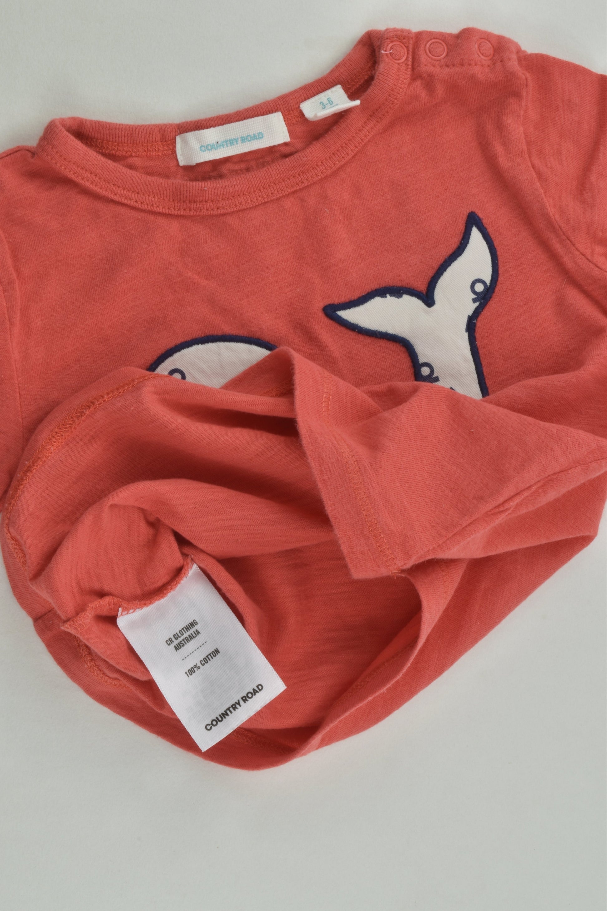 Country Road Size 00 Whale T-shirt