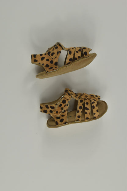 Country Road Size EU 17 Soft Sole Sandals