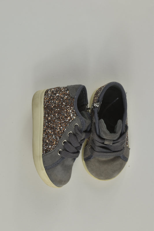 Country Road Size EU 20 Shoes