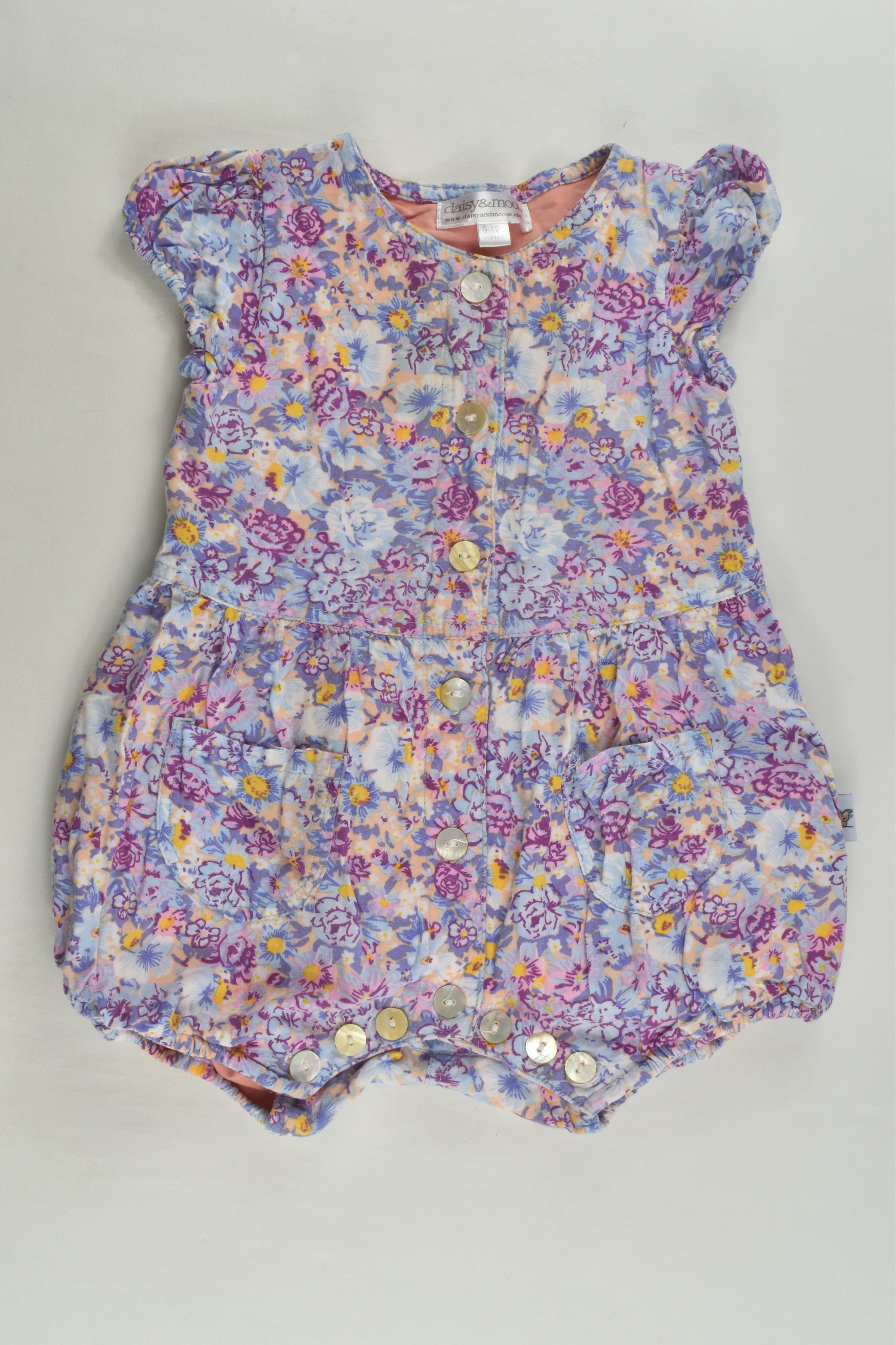 Daisy & Moose Size 0 Lined Floral Short Romper