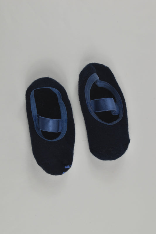 Finnwear Size approx 2-4 Home Slippers
