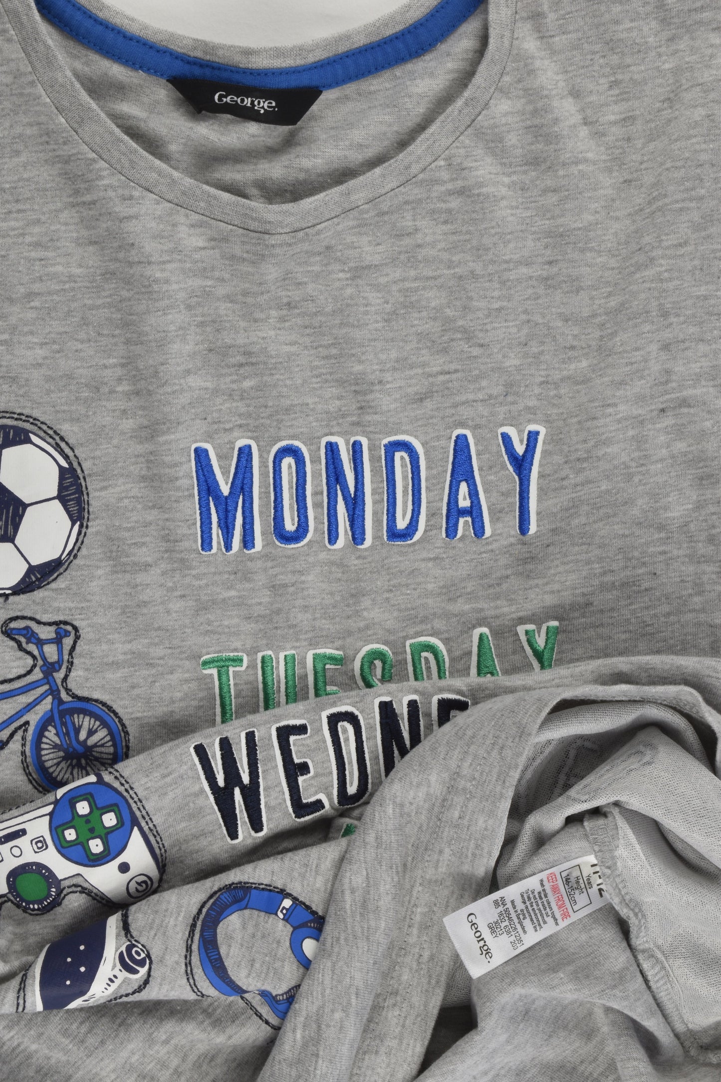 George Size 11-12 (146-152 cm) Days of the Week T-shirt