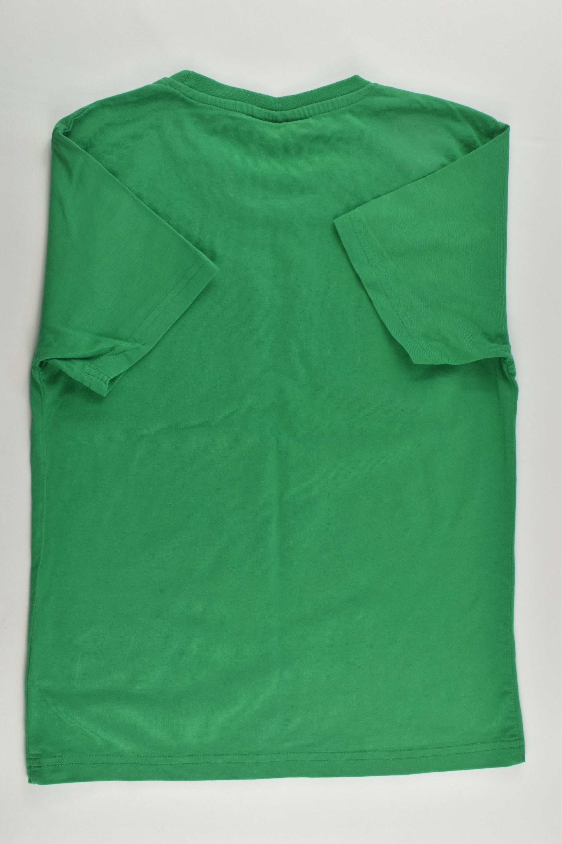Global Culture Size 8 New Zealand T-shirt
