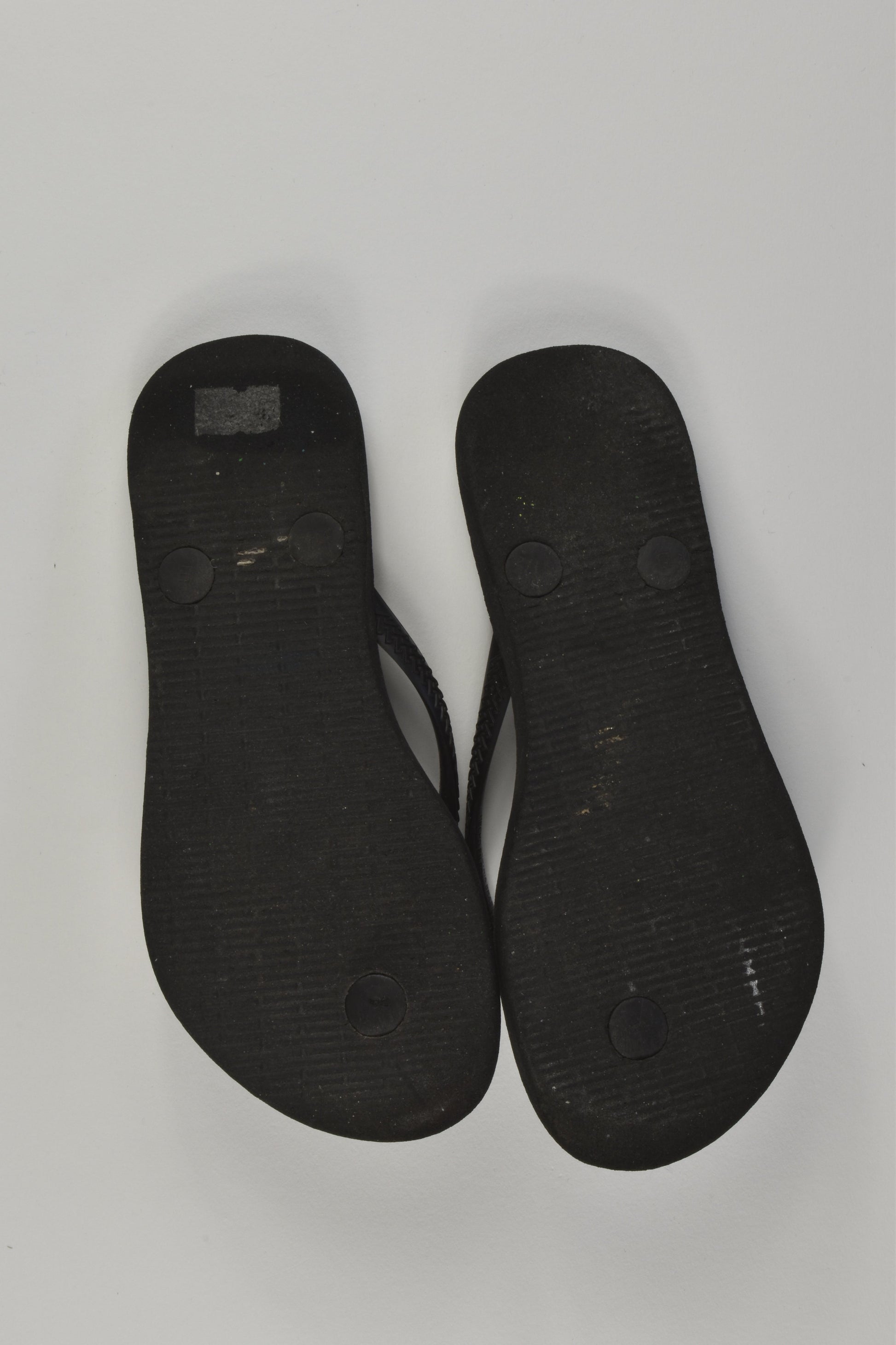 Havaianas Size US 2Y Thongs