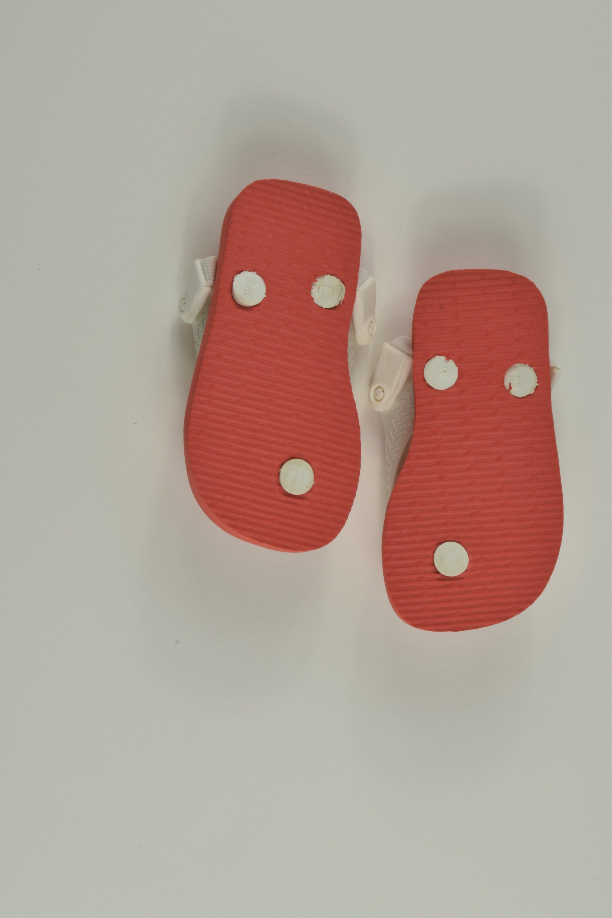 Havaianas Size US 4/4.5 Thongs