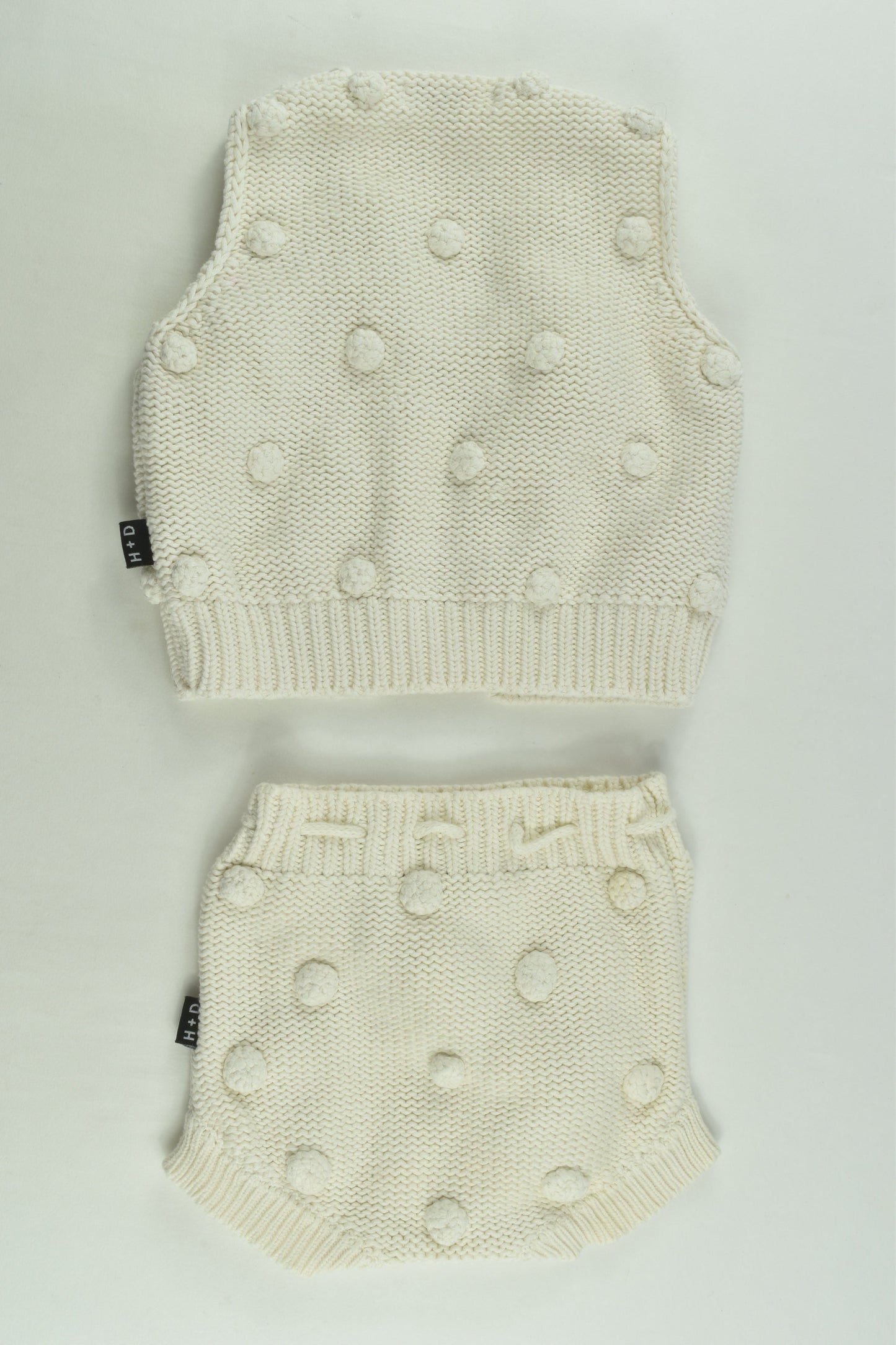Hubble and Duke Size 1 Knit Outfit