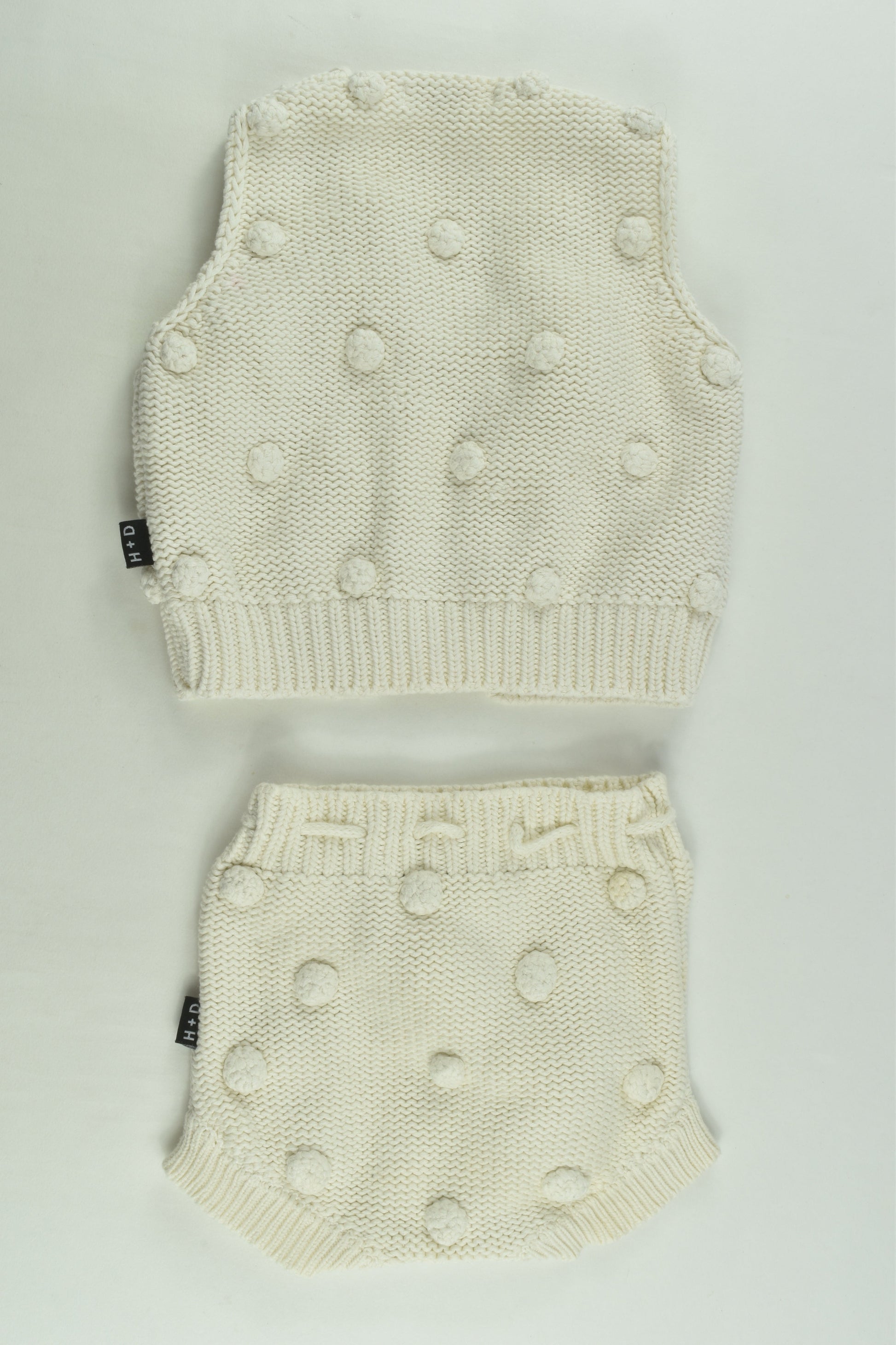 Hubble and Duke Size 1 Knit Outfit
