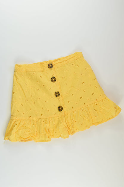 K-D Size 8 Lined Lace Skirt