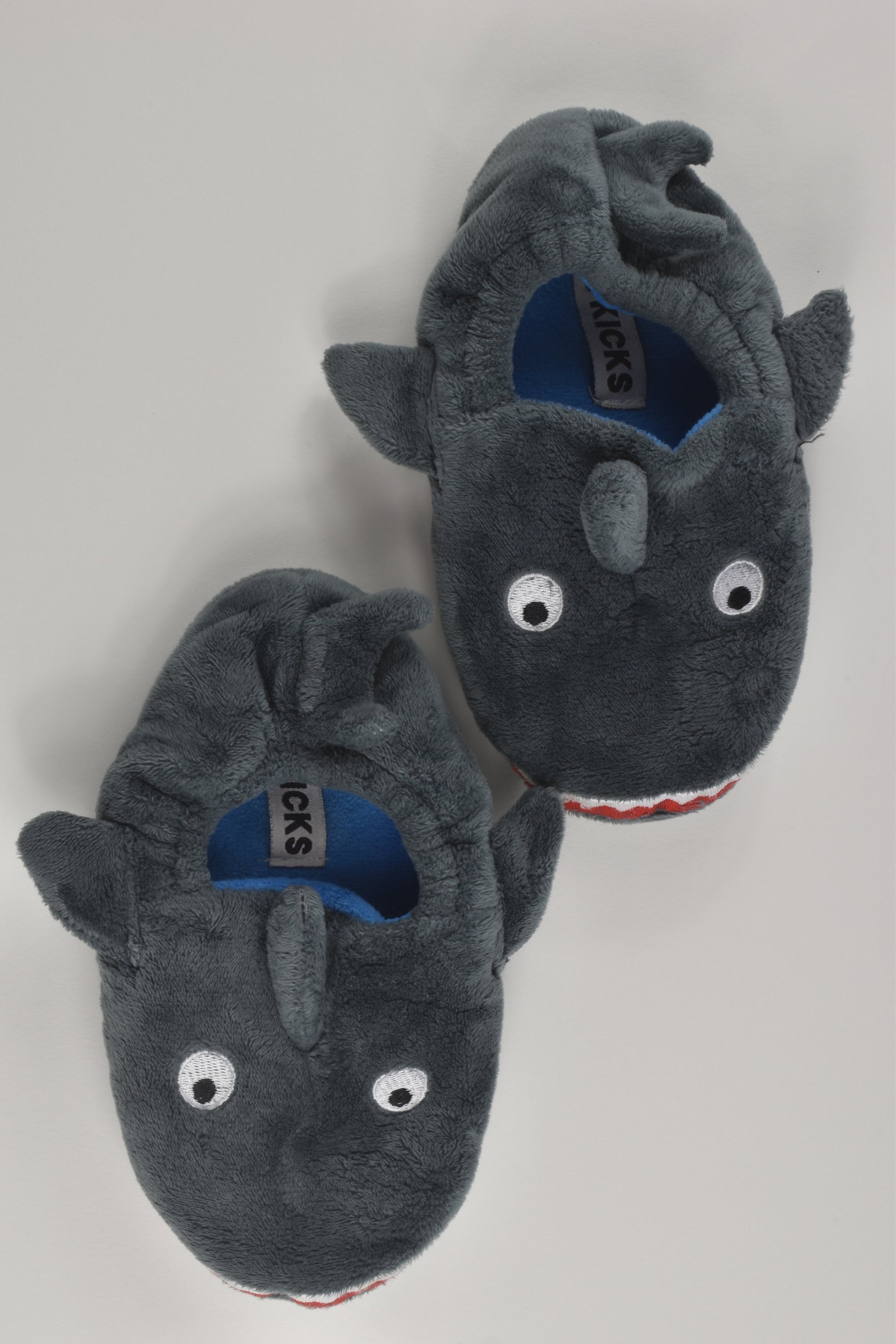 Kicks Size 9 Shark Slippers
