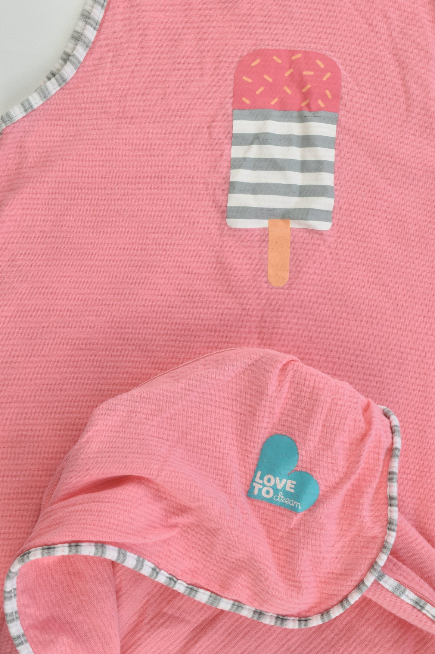 Love To Dream Size 4-12 months 0.2 Tog Ice Cream Nuzzlin Sleep Bag