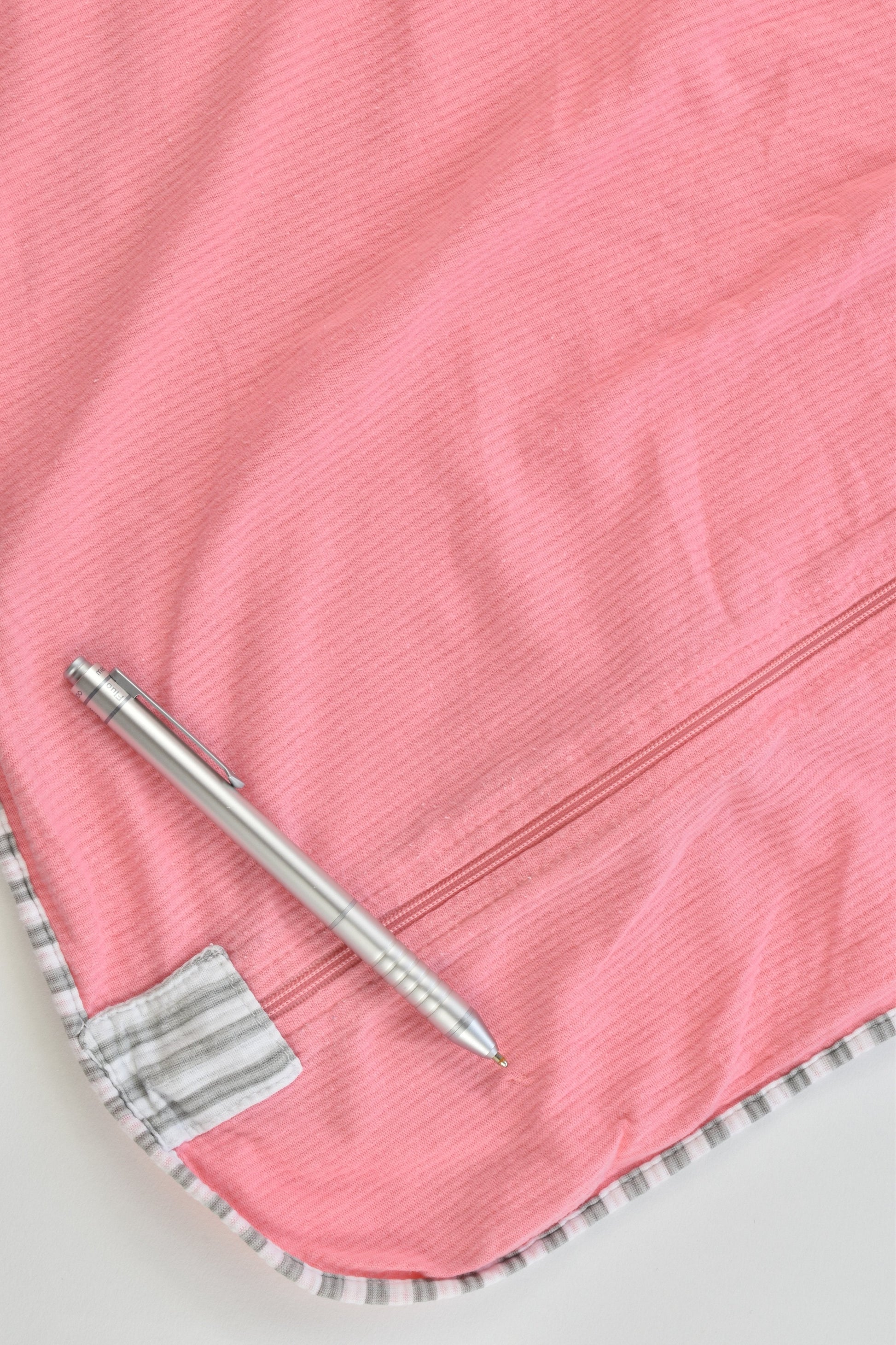 Love To Dream Size 4-12 months 0.2 Tog Ice Cream Nuzzlin Sleep Bag