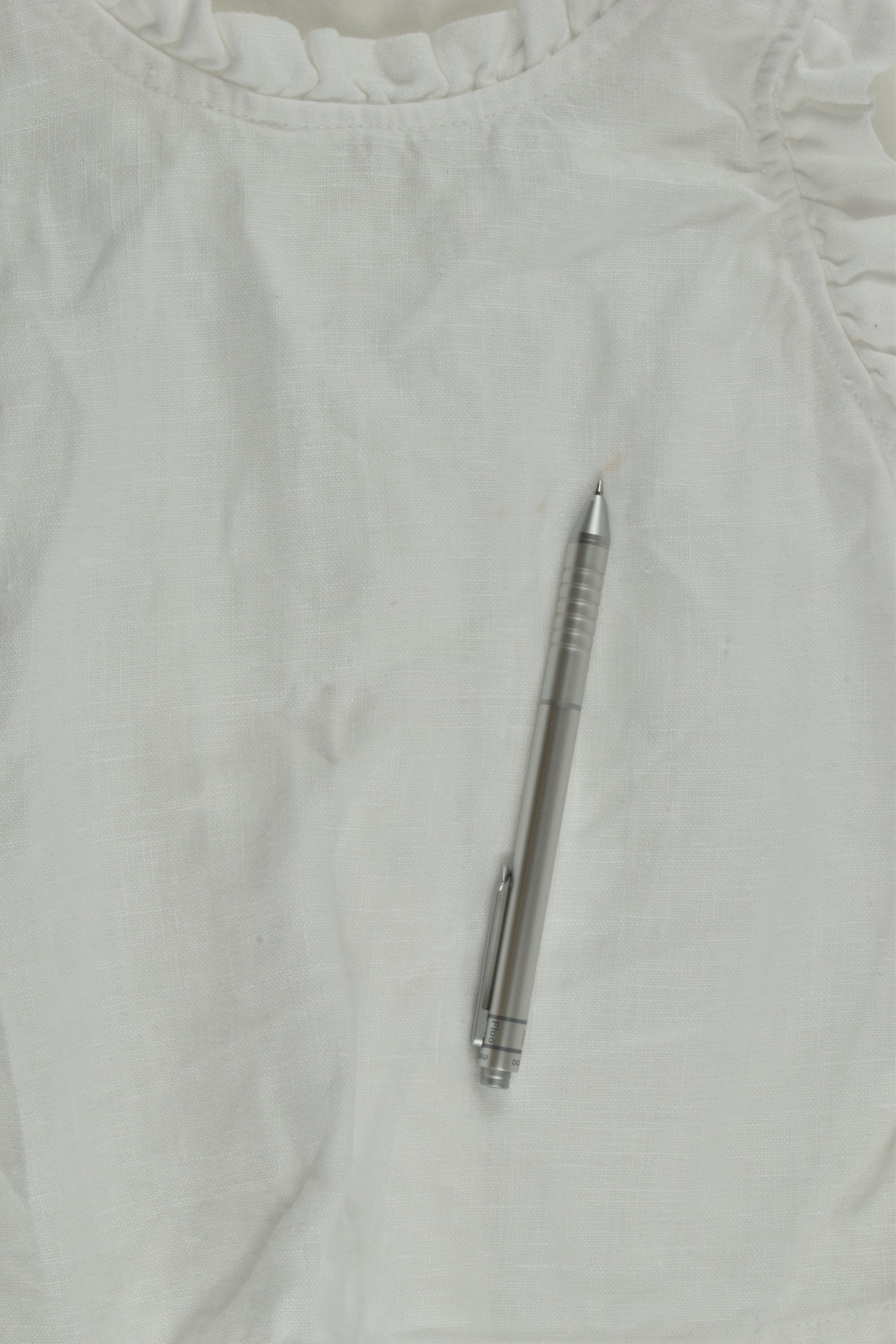 Marlow and Mae Size 4 Linen Blouse