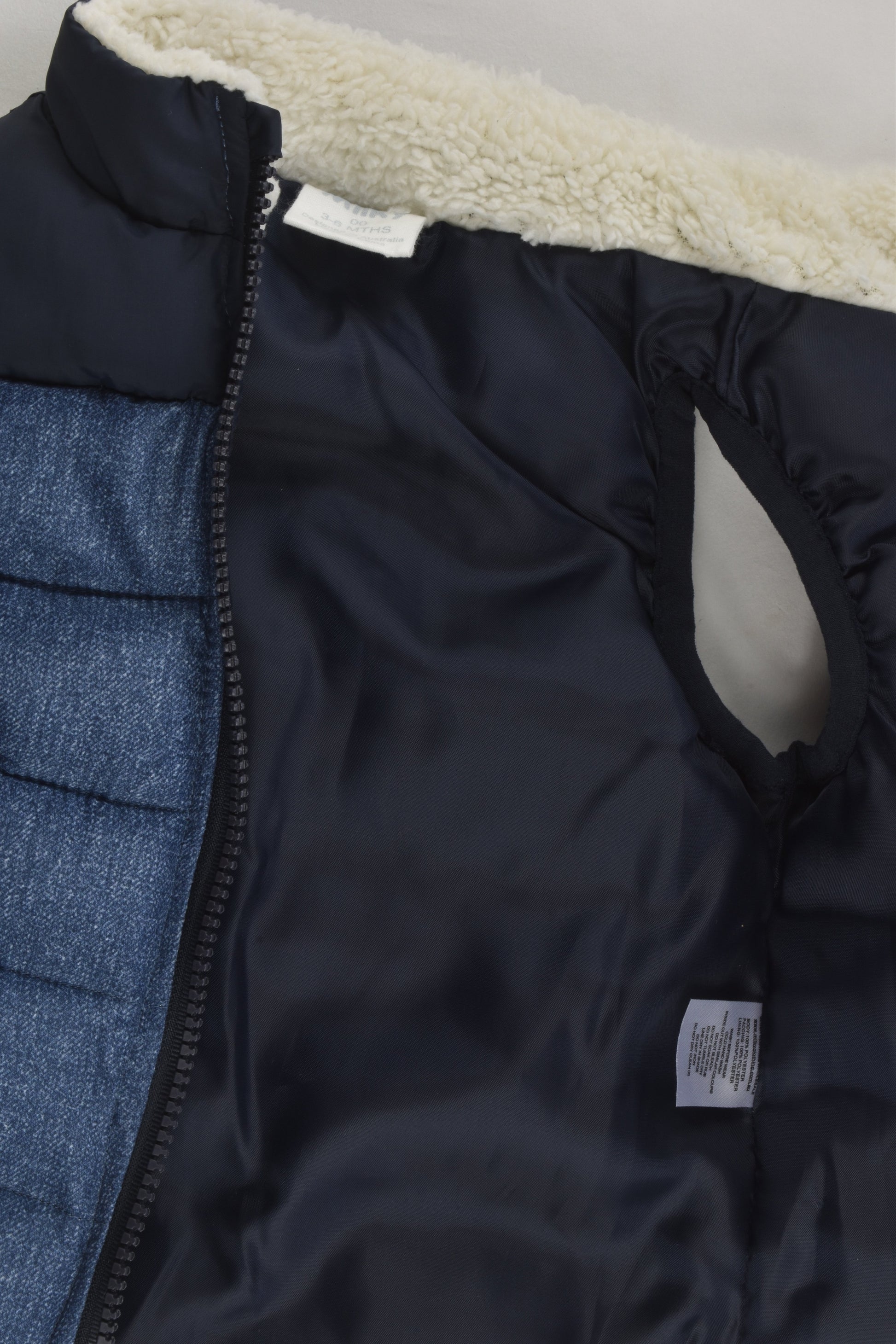 Milky Size 00 Puffer Vest