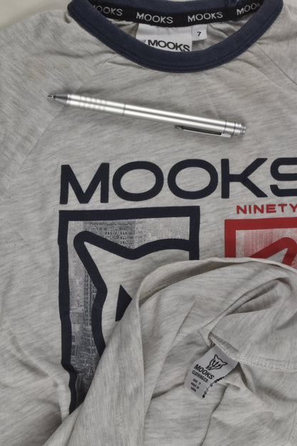 Mooks Size 7 T-shirt