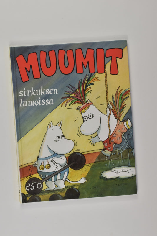 Moomin 'Muumit Sirkuksen Lumoissa' Finnish Book