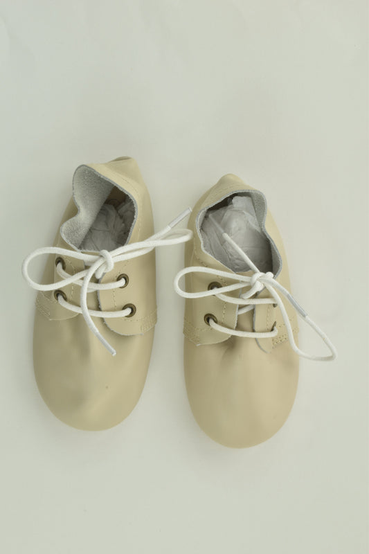 NEW Char and CO Size 7 Leather Shoes