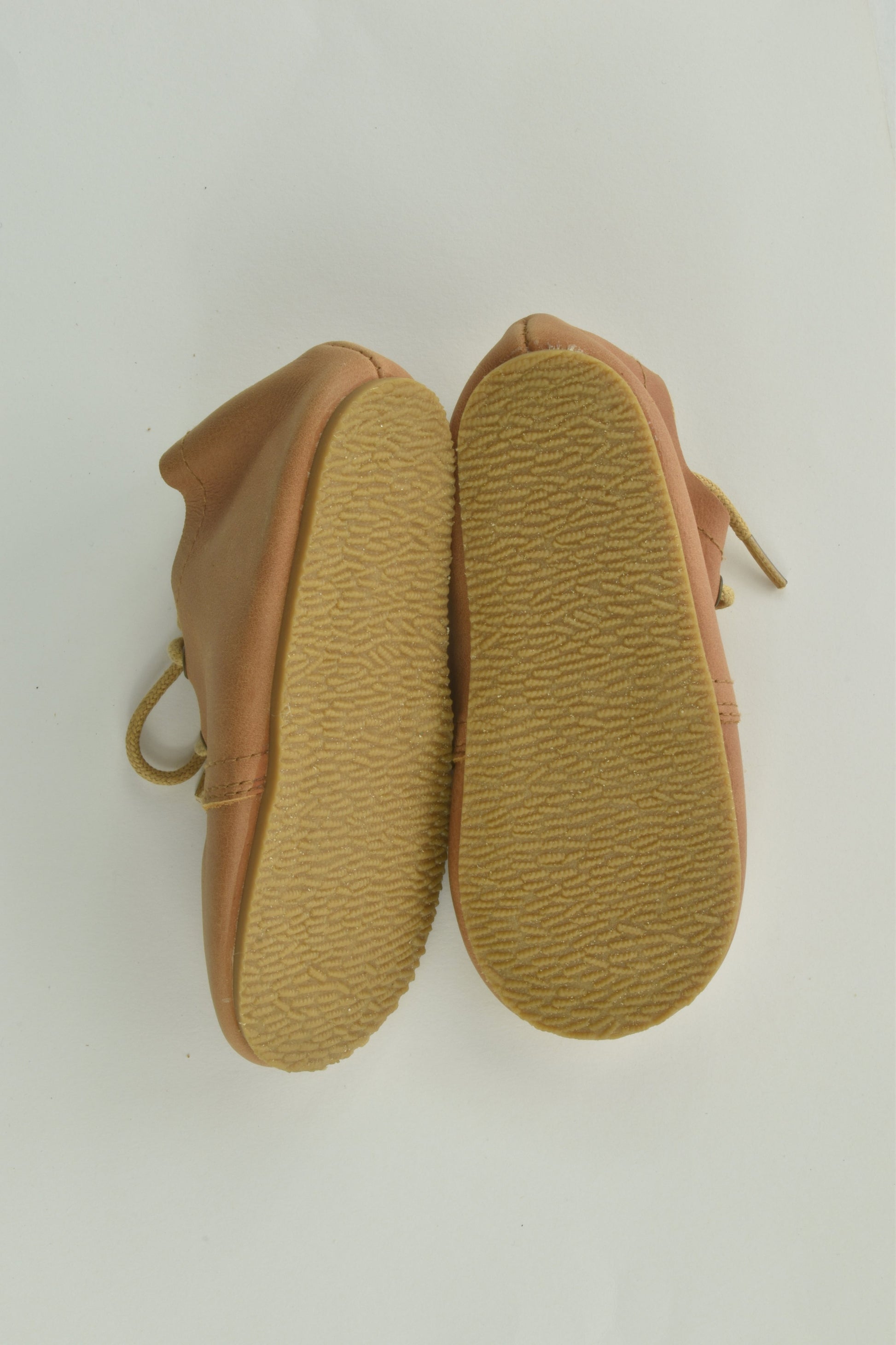 NEW Char and CO Size 9 Leather Shoes