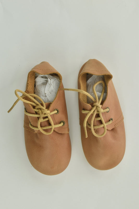 NEW Char and CO Size 9 Leather Shoes