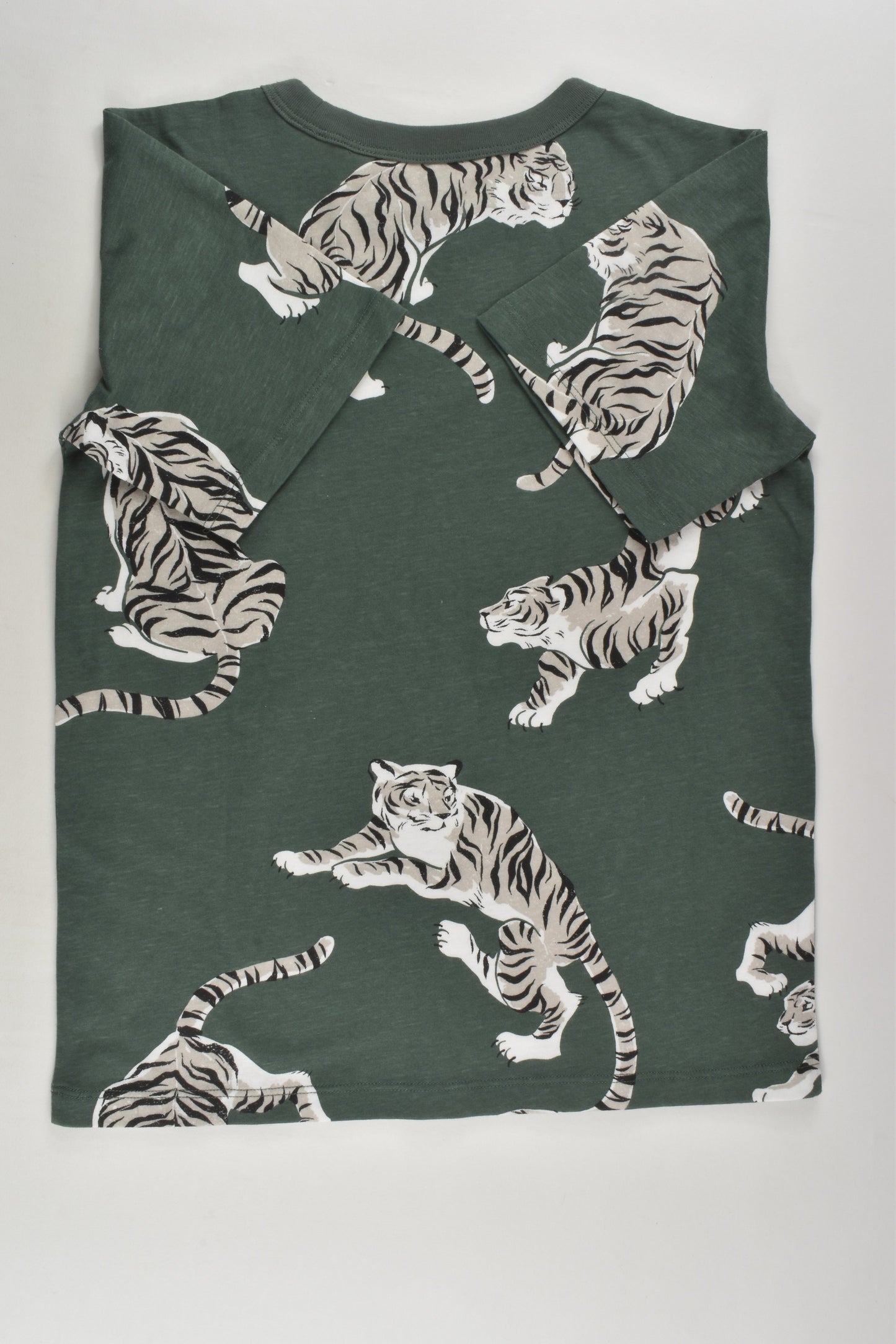 NEW Country Road Size 8 Snow Tiger T-shirt